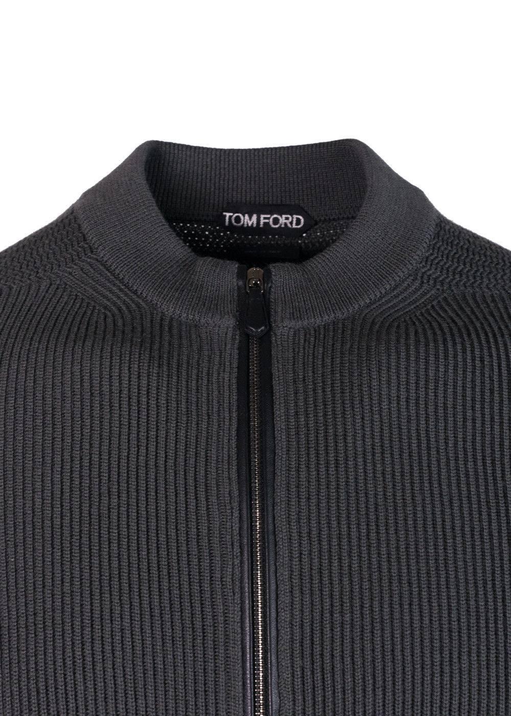 Brand New Tom Ford Wool Sweater
Original with Tags 
Retails in Stores & Online for $1990
Size USA Medium

Tom Ford's Grey Wool Sweater is your ideal season essential. This ribbed knit sweater was tightly constructed using high quality wool ensuring