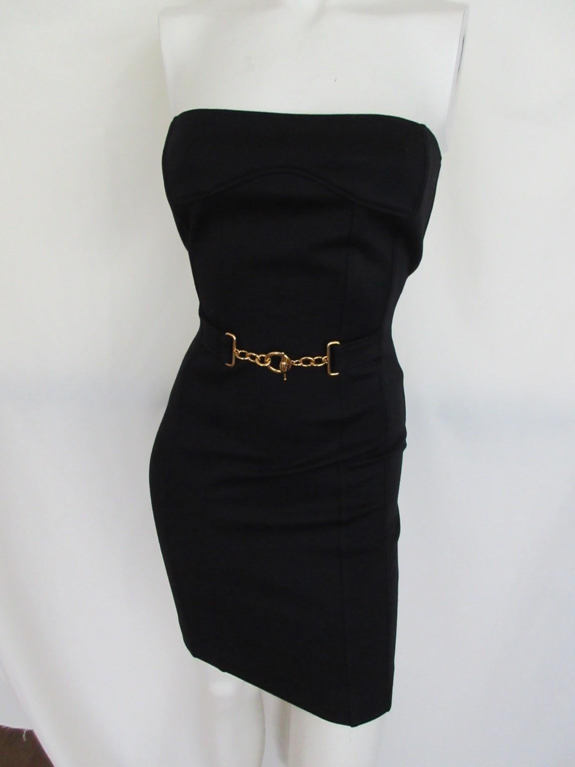 Schwarzes Tom Ford Gucci-Kleid mit goldfarbenem Horsebit-Gürtel 3