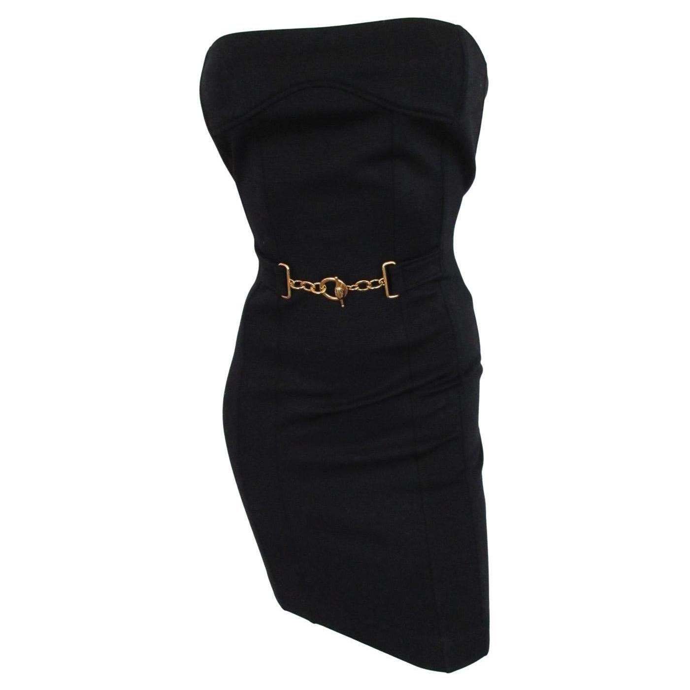 Schwarzes Tom Ford Gucci-Kleid mit goldfarbenem Horsebit-Gürtel