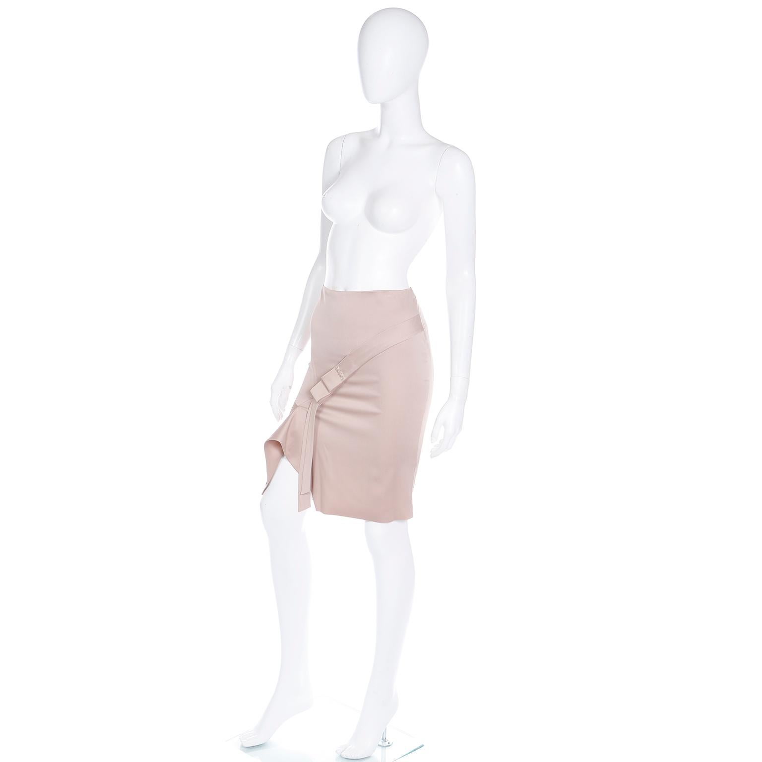 Women's Tom Ford Gucci Y2K 2000s Asymmetrical Silk Skirt with Ribbon Detail For Sale