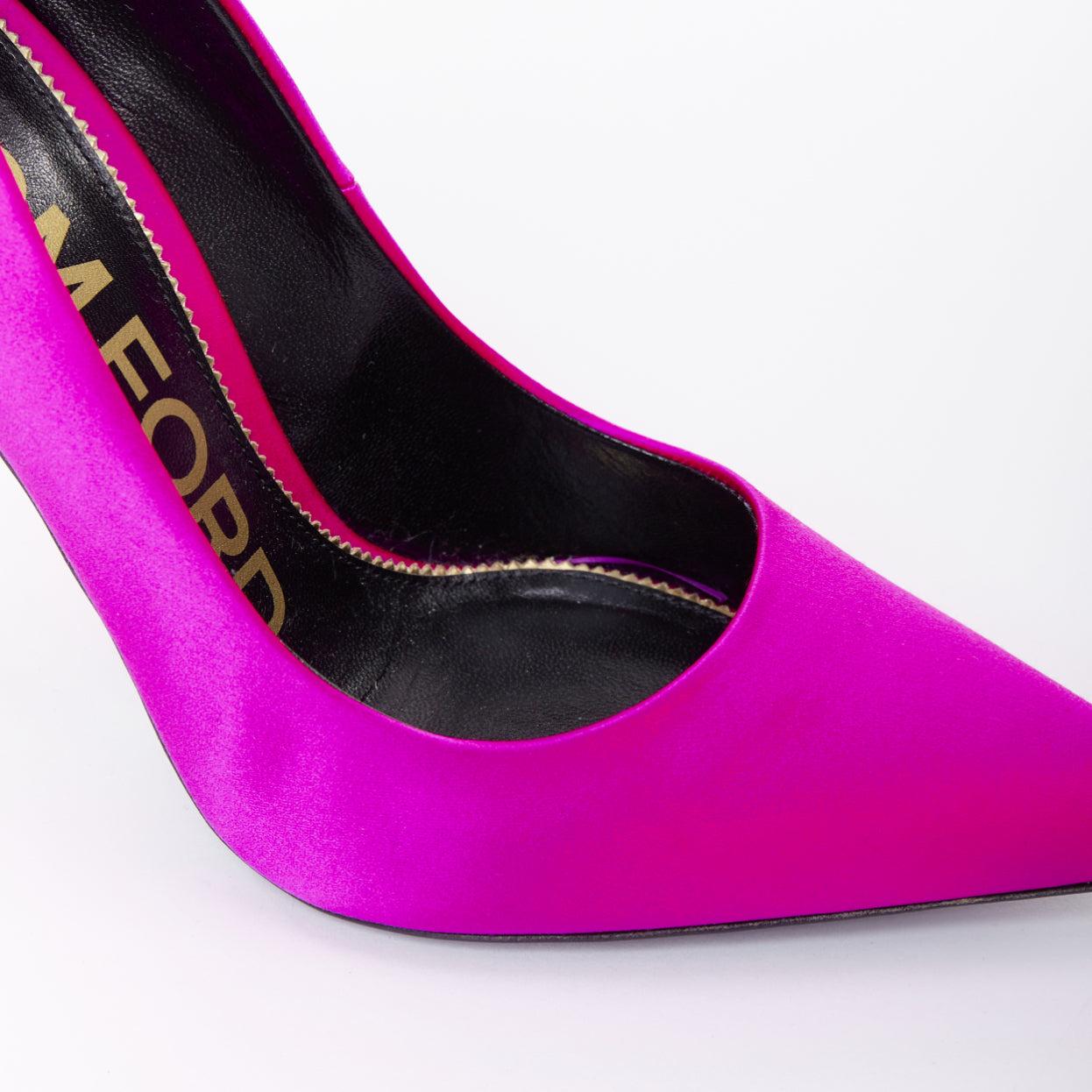 TOM FORD rosa satinierte Stiletto-Pumps mit spitzem Absatz EU36.5 im Angebot 2