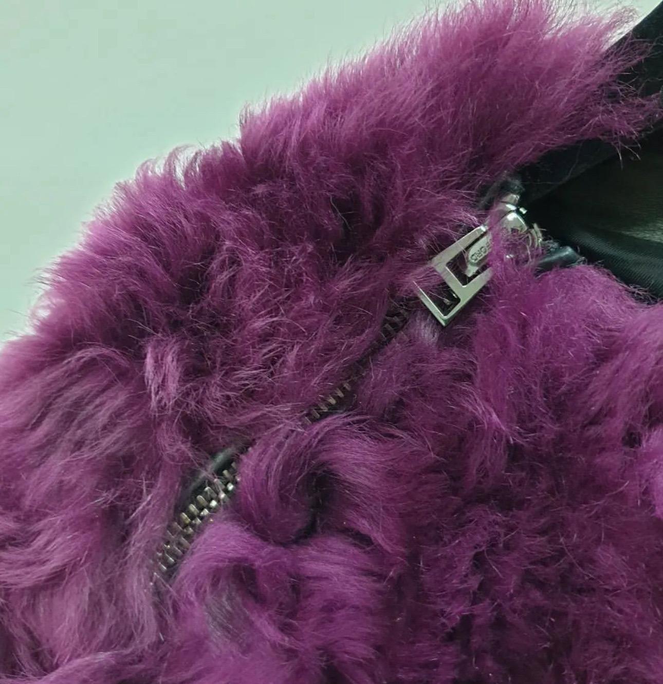 Ottime condizioni
Sz/38
Conosci la tua taglia in Tom Ford
Il gancio non è incluso