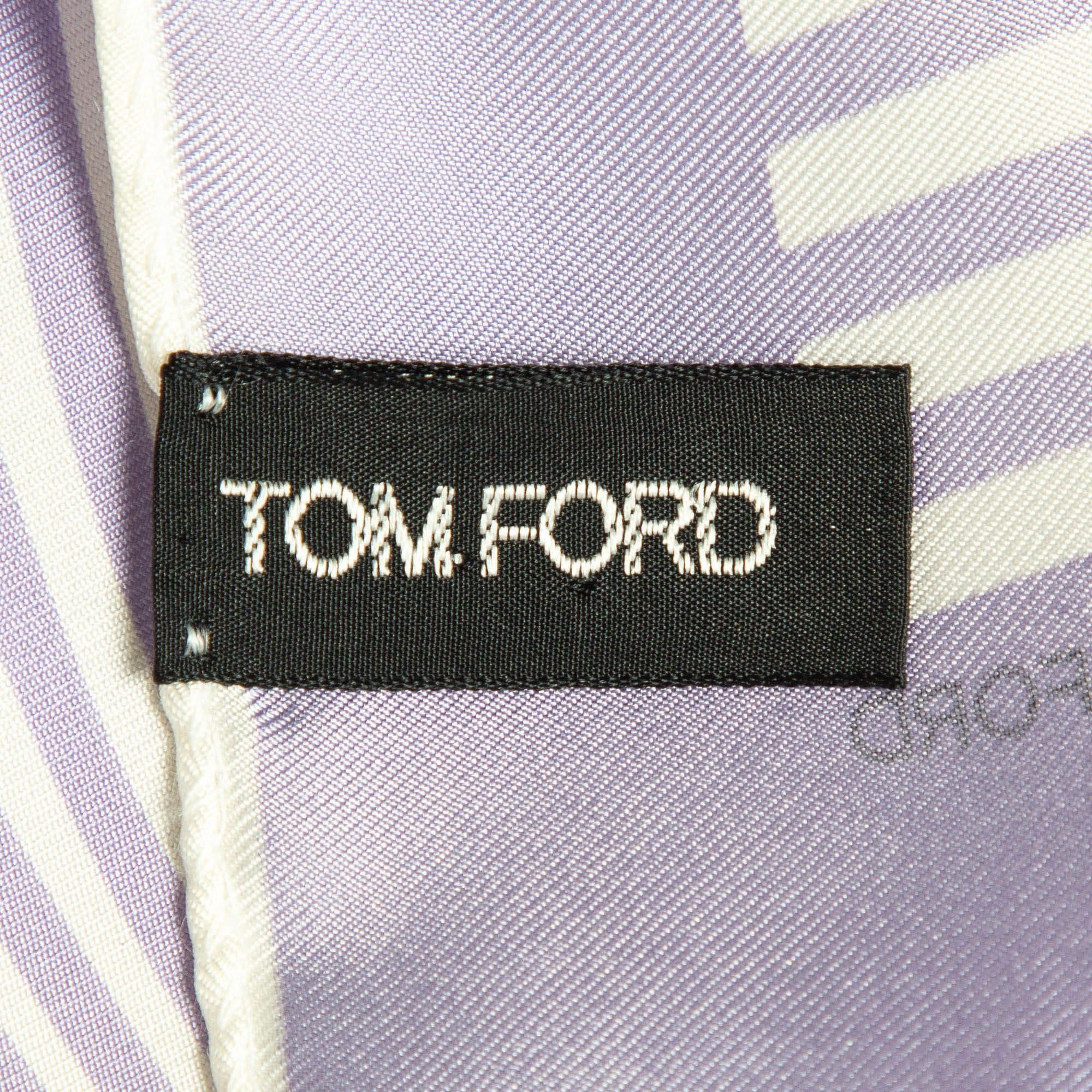 Tom Ford Light Purple Stripe Silk Pocket Square In Excellent Condition For Sale In Dubai, Al Qouz 2