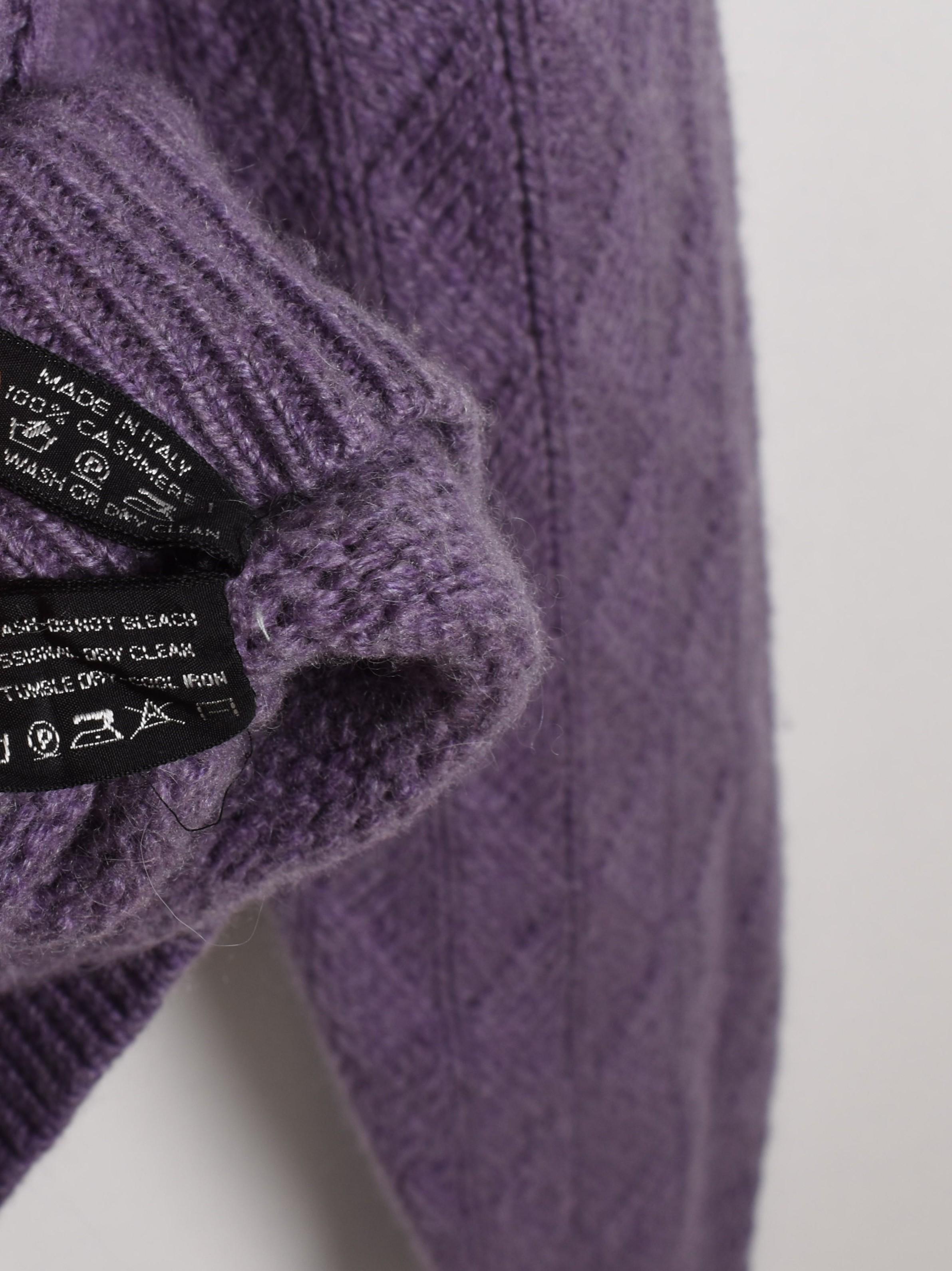 Check my other listings. Have many more designer clothes for sale. Open to any offers.
Item for sale is 100% genuine Tom Ford Shirt V Neck Sweater, S1617, VIDE0
Color: purple
(An actual color may a bit vary due to individual computer screen