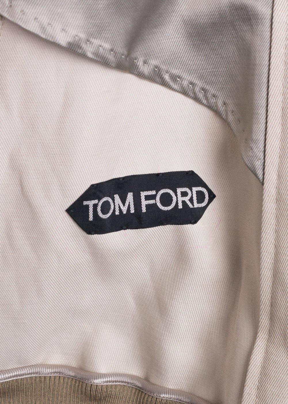 Brand New Tom Ford Twill Sports Jacket
Original Tags & Hanger Included
Retails In-Store & Online for $3,550
Size EUR 50 / US 40 Fits True to Size

Tom Ford never fails to impress with the Sartorial Sports Jacket. This beige piece features a fine