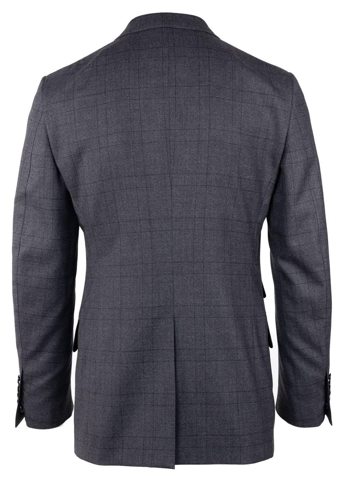 Tom Ford Mens Grey Wool Checked Peak Lapel Two Button Suit In Excellent Condition For Sale In Brooklyn, NY