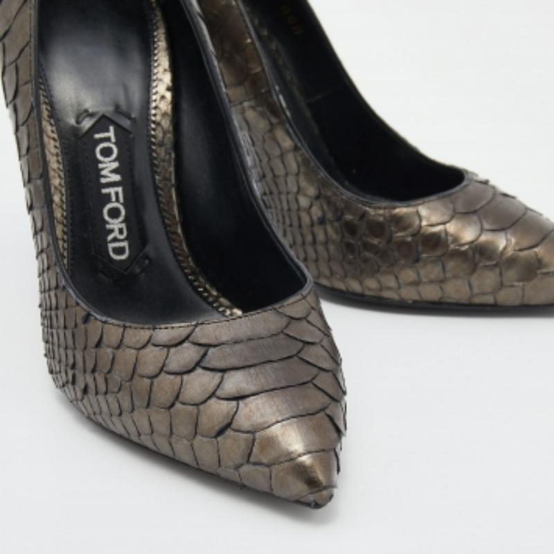 Tom Ford Metallic Grey Python Leather Pointed Toe Pumps Size 35 For Sale 1