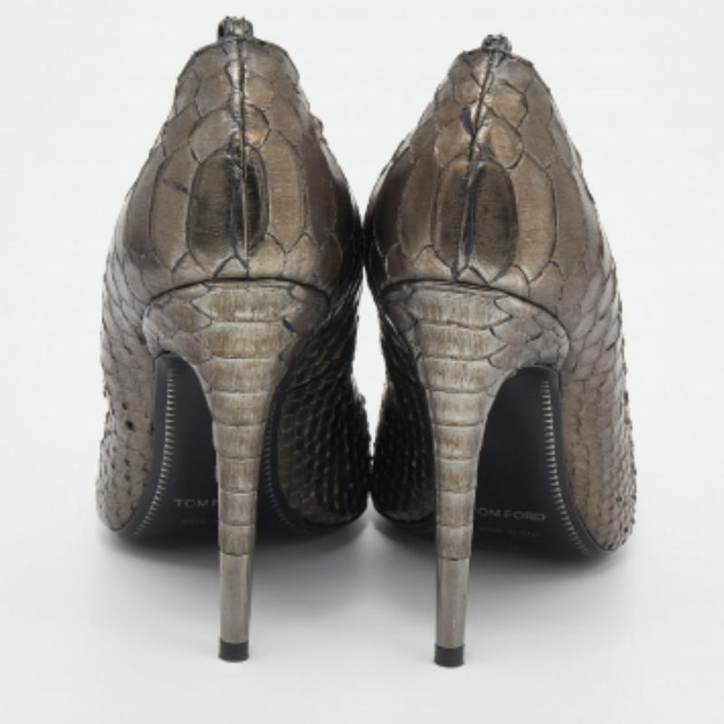 Tom Ford Metallic Grey Python Leather Pointed Toe Pumps Size 35 For Sale 2