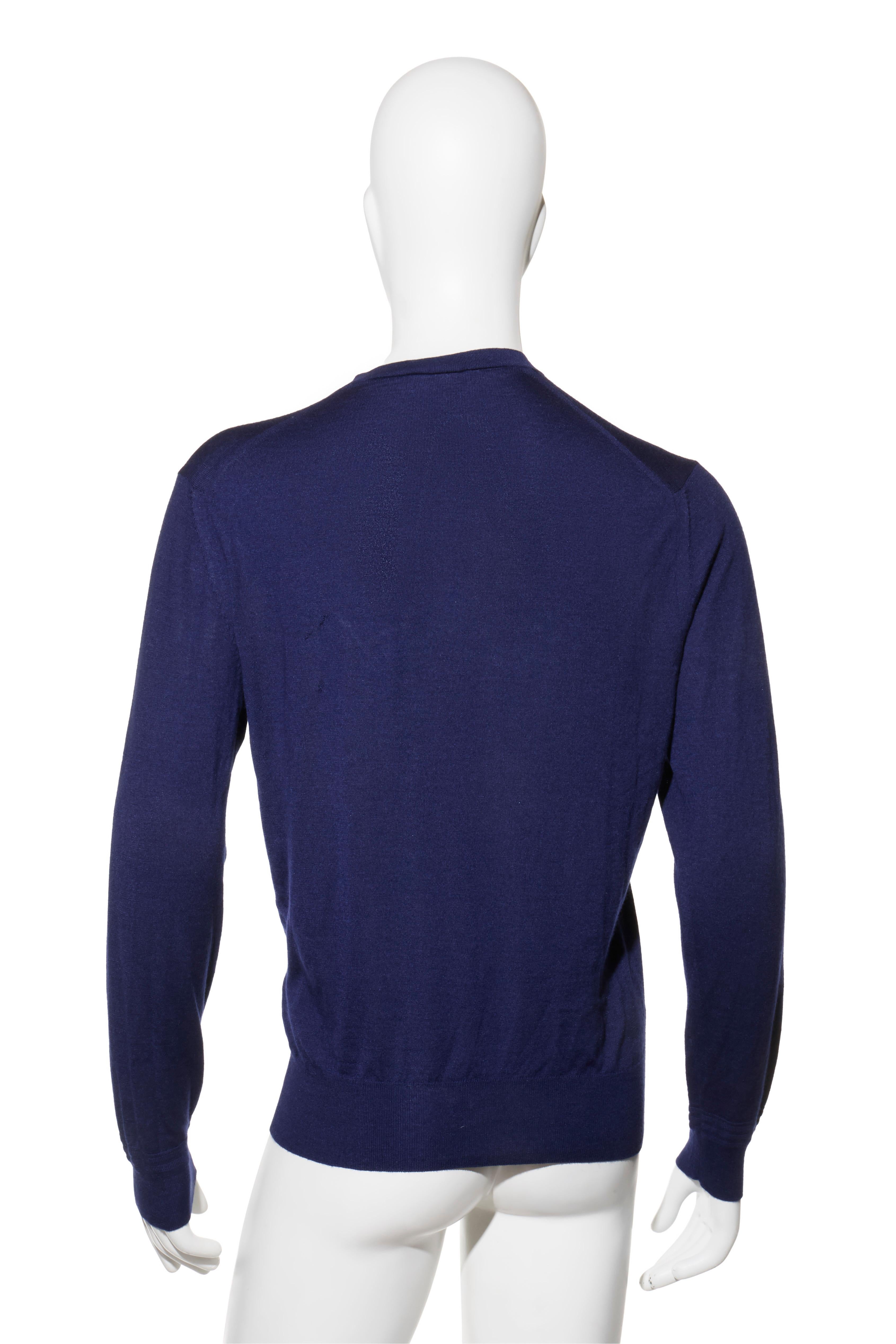 Tom Ford Maglione con scollo a V in cashmere e seta blu navy, Maglieria da uomo, Made in Italy In condizioni buone in vendita a Woodland Hills, CA