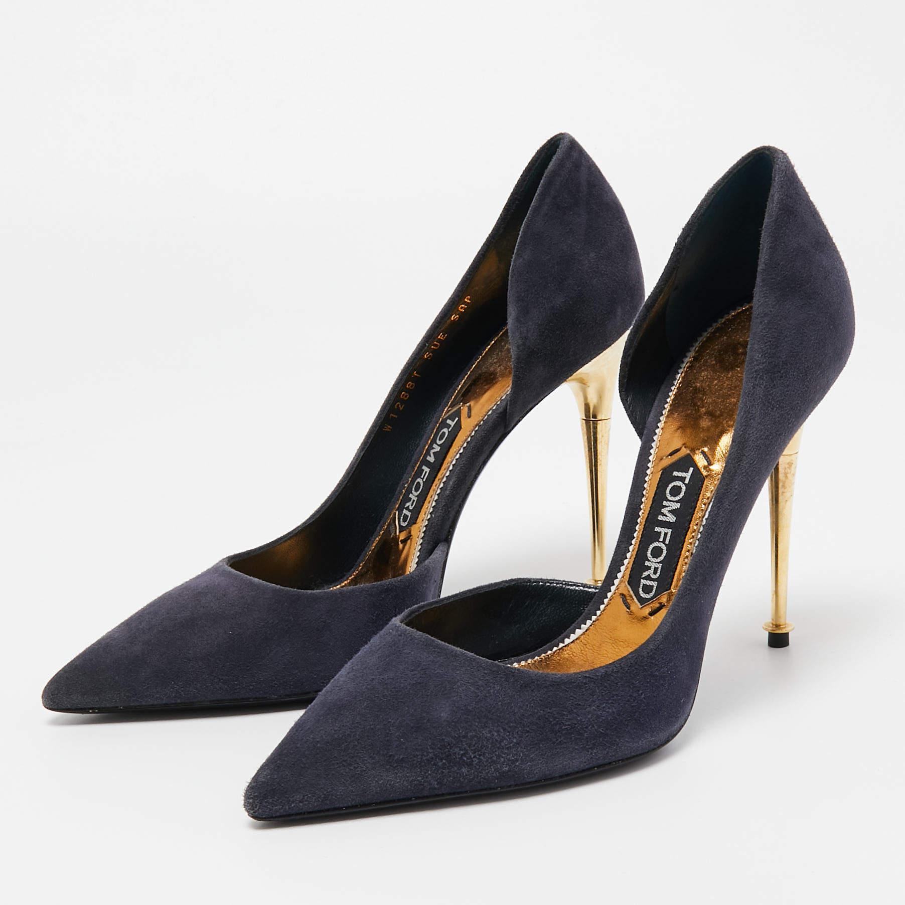 Exhibit an elegant style with this pair of pumps. These elegant shoes are crafted from quality materials. They are set on durable soles and sleek heels.
