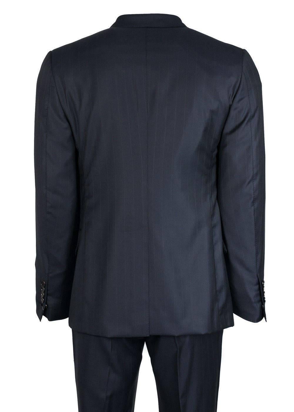 Brand New Tom Ford Two Piece Suit
Original Tags & Hanger Included
Retails In-Store & Online for $4430
Size IT 48 R / US 38

Lend a hint of effortless sophistication to your formal repertoire courtesy of Tom Ford's two piece suit. Crafted from the