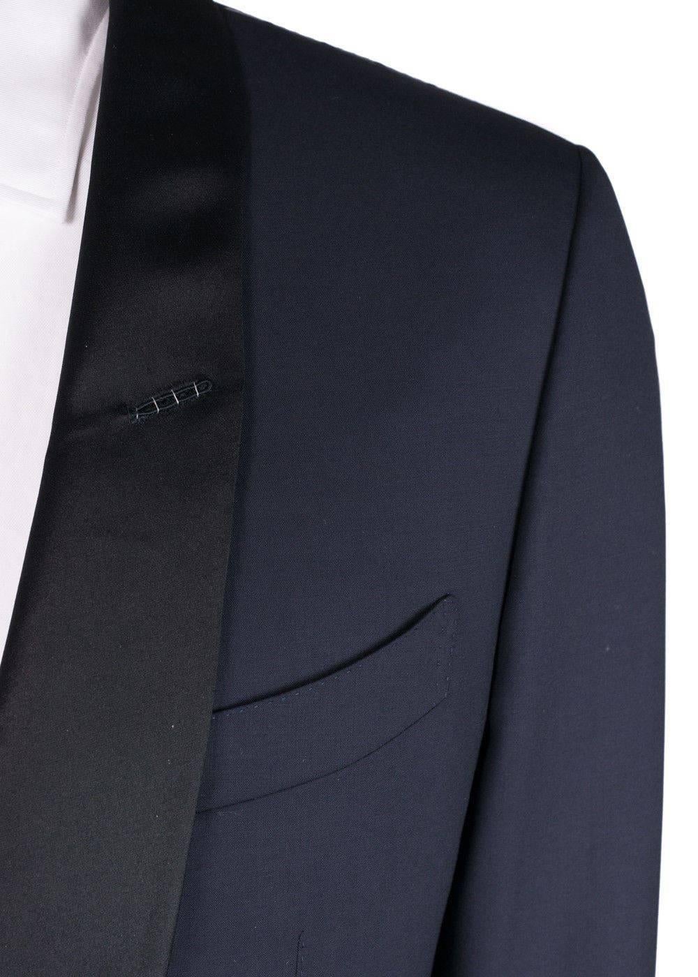 Brand New Tom Ford O'Connor Tuxedo
Original Tags & Hanger Included
Retails In-Stores & Online for $5470
IT 56R / US 46 

A signature tuxedo, Tom Ford's Satin Shawl Lapel 'O'Connor' Base Tuxedo is crafted from a luxury twill fabric in rich Navy. This