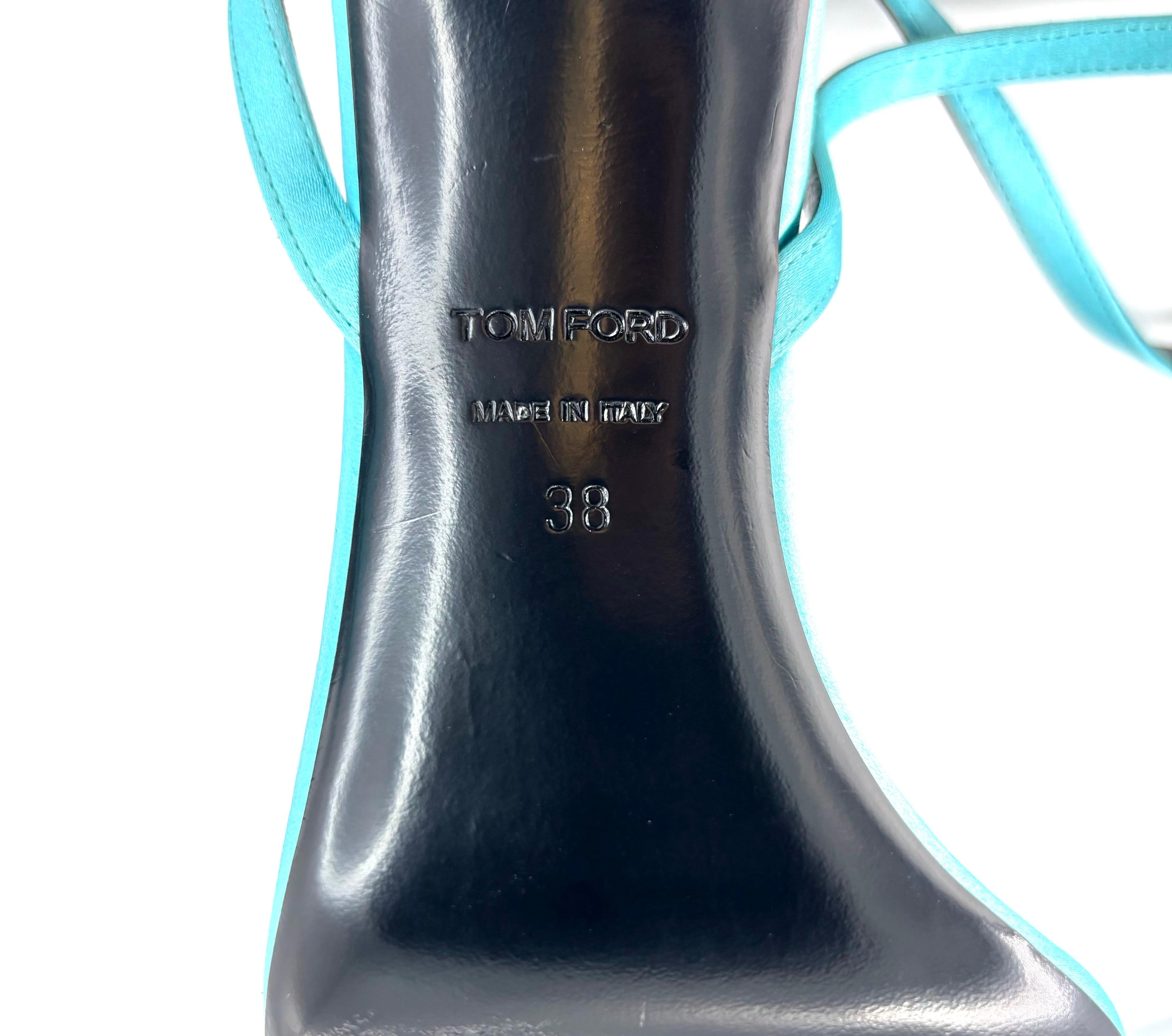 Tom Ford Sandalias de tacón con puntera afilada en Aqua con candado y llave 38 en venta 3