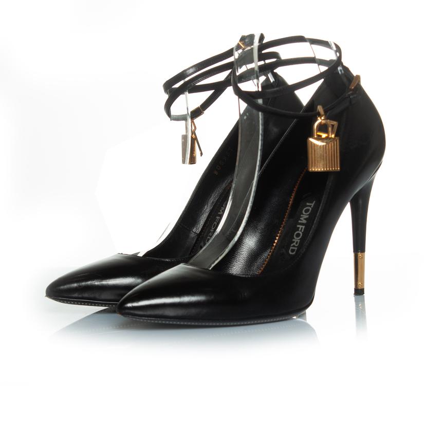 Tom Ford, Padlock leather pumps in black For Sale 4
