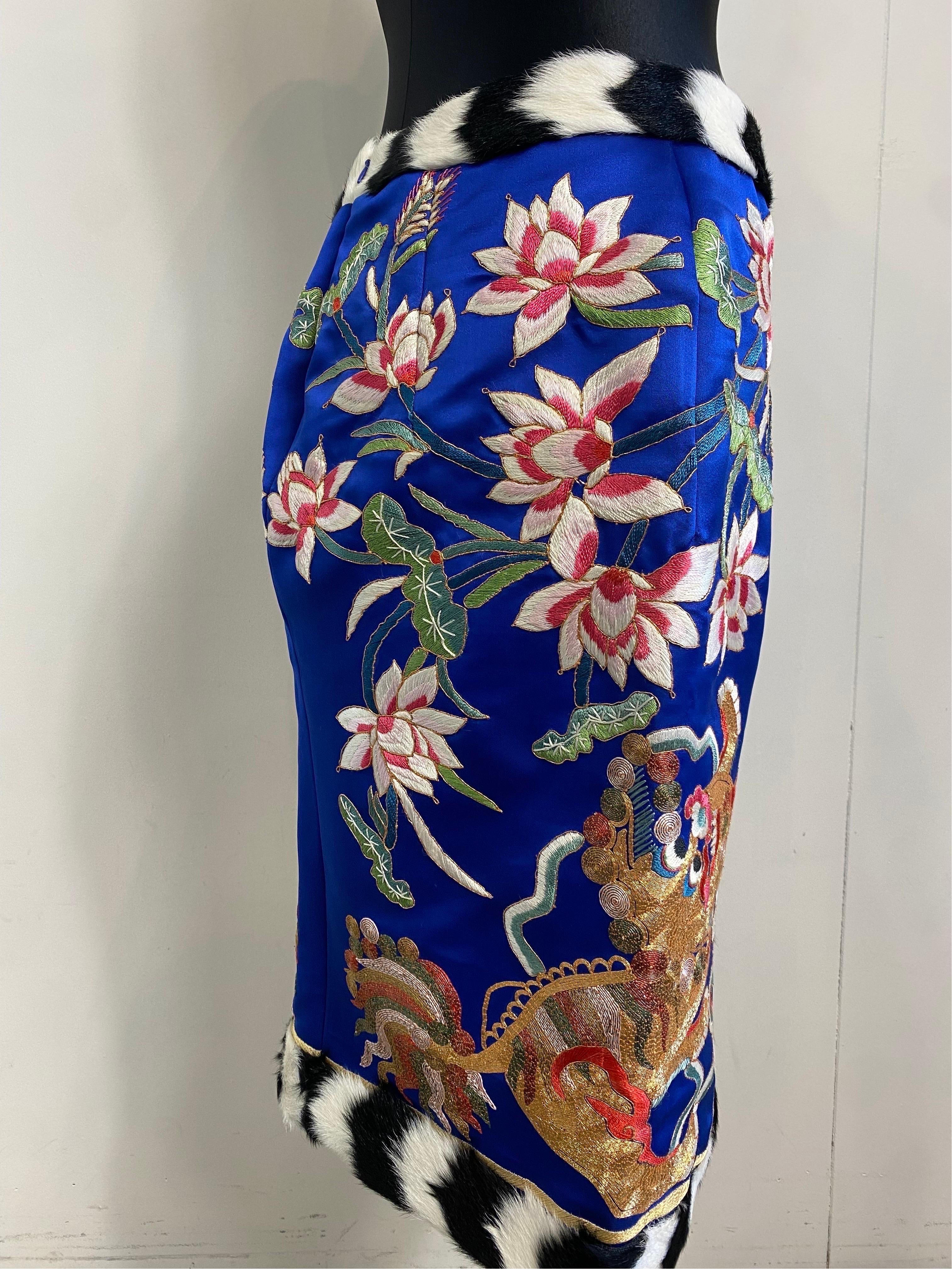 Women's or Men's Tom Ford pencil oriental embroidery Skirt. For Sale