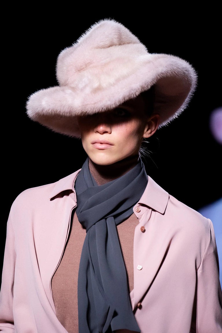 TOM FORD pink 2019 WIDE BRIM FAUX FUR Hat One Size For Sale 3