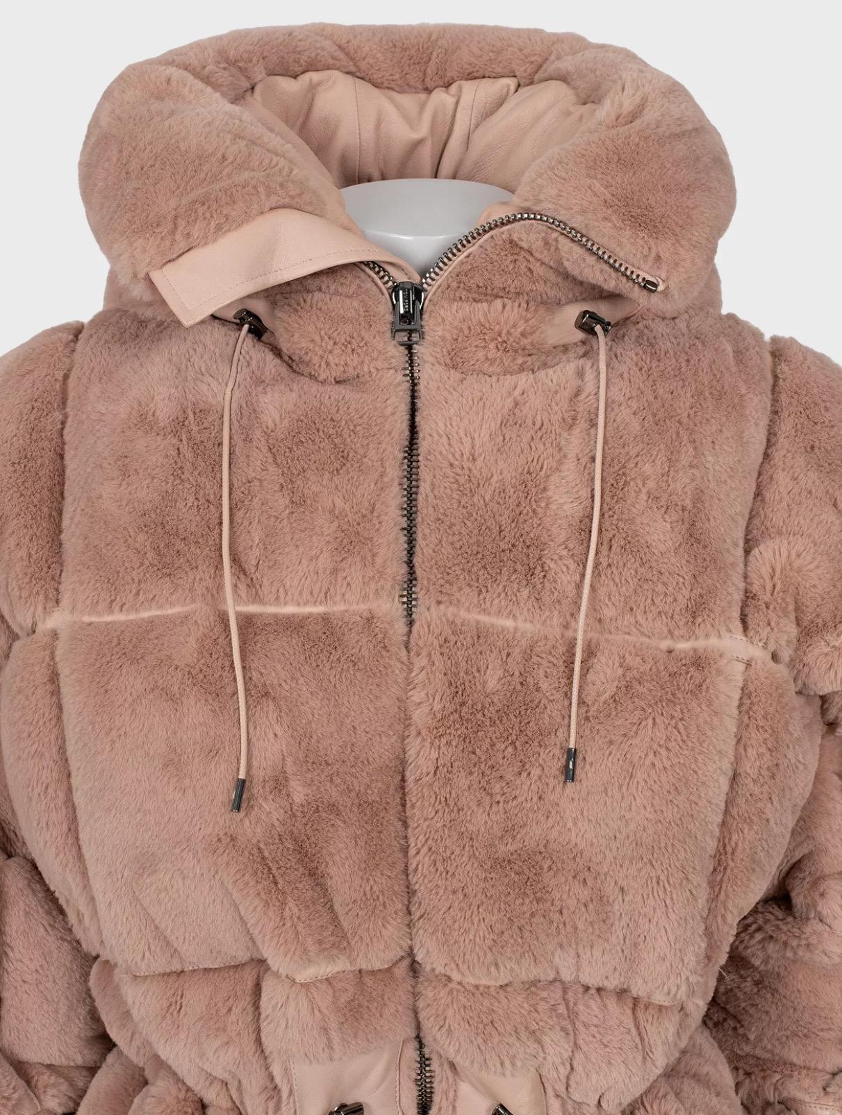 Marrone Tom Ford - cappotto oversize in pelliccia sintetica rosa - Sz. M in vendita