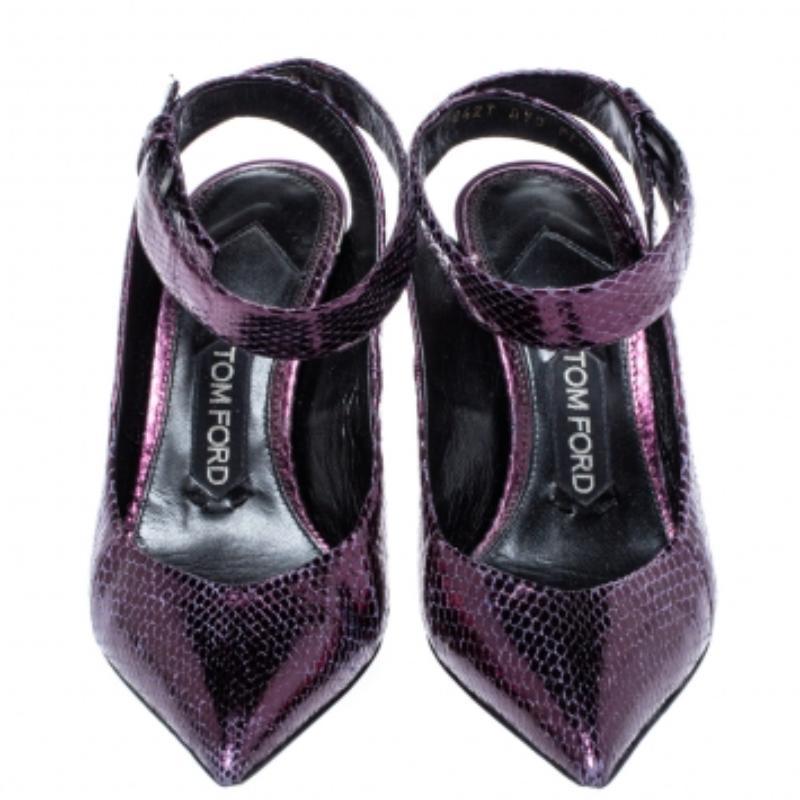 Tom Ford Plum Snakeskin Pointed Toe Cut Out Heel Pumps Size 37.5 en venta 1