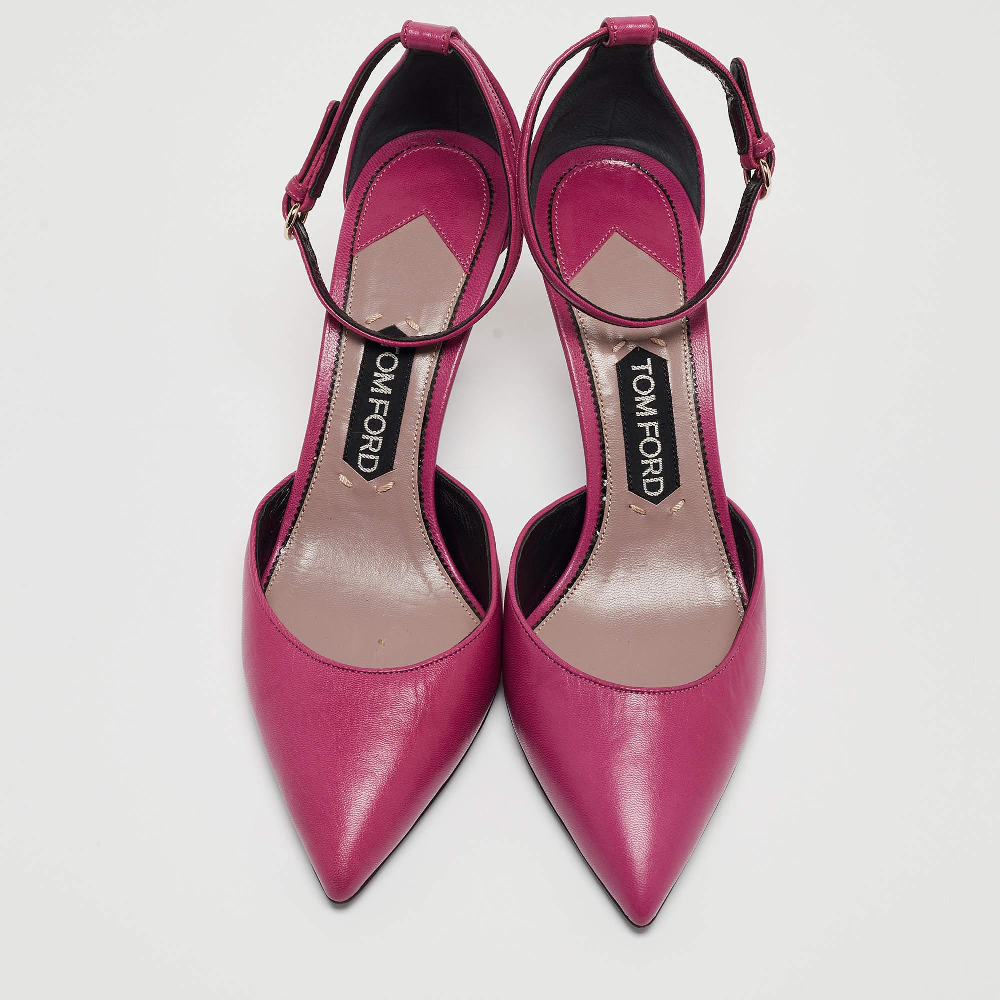 Exhibit an elegant style with this pair of pumps. These elegant shoes are crafted from quality materials. They are set on durable soles and sleek heels.

Includes: Original Dustbag, Extra Heel Tips

