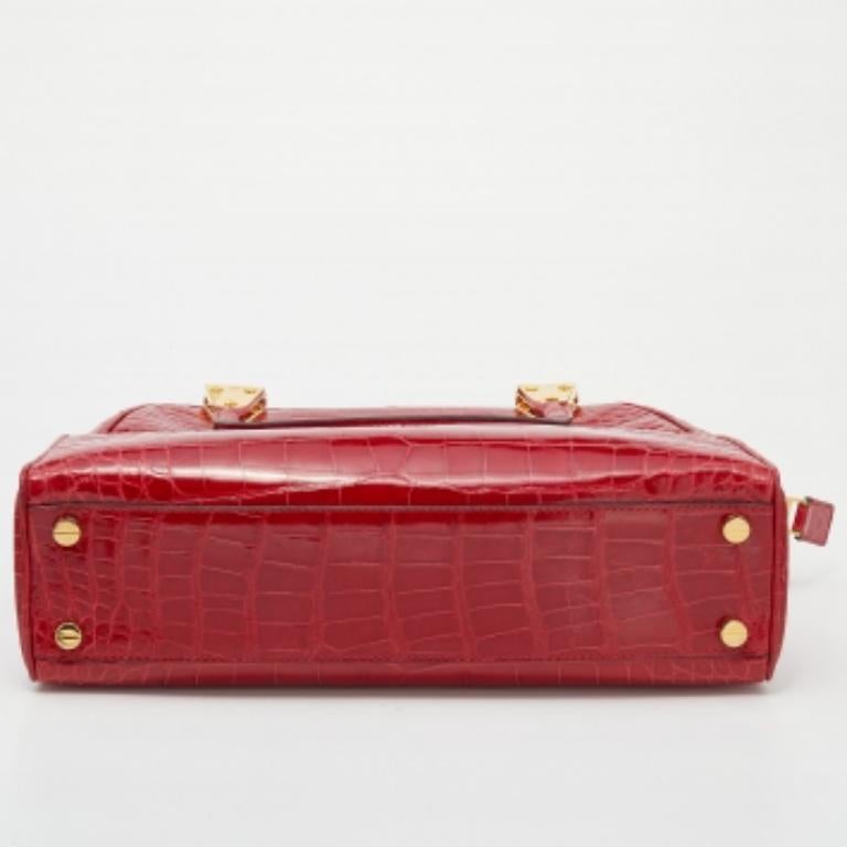 Tom Ford Fourre-tout en cuir de crocodile rouge Pour femmes en vente