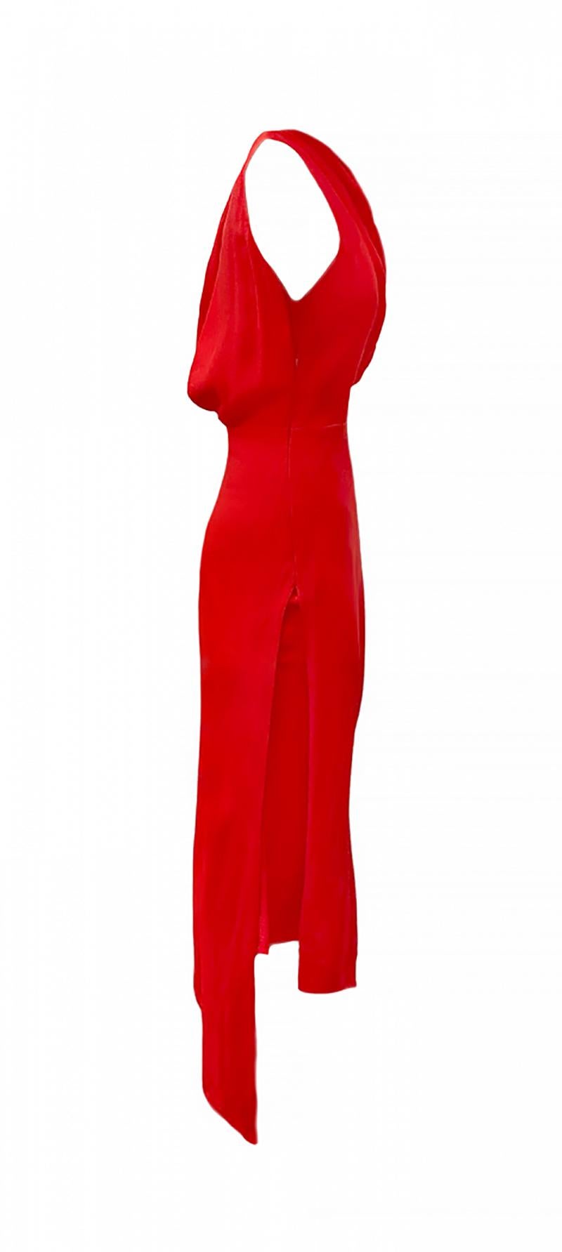 TOM FORD

Tom Ford dress is made of red fabric and decorated with an open back. 
Structural fitted silhouette, zipper closure.


2010s, Italy.

Content: viscose, acetate, silk
Size XS
Bust  35.4