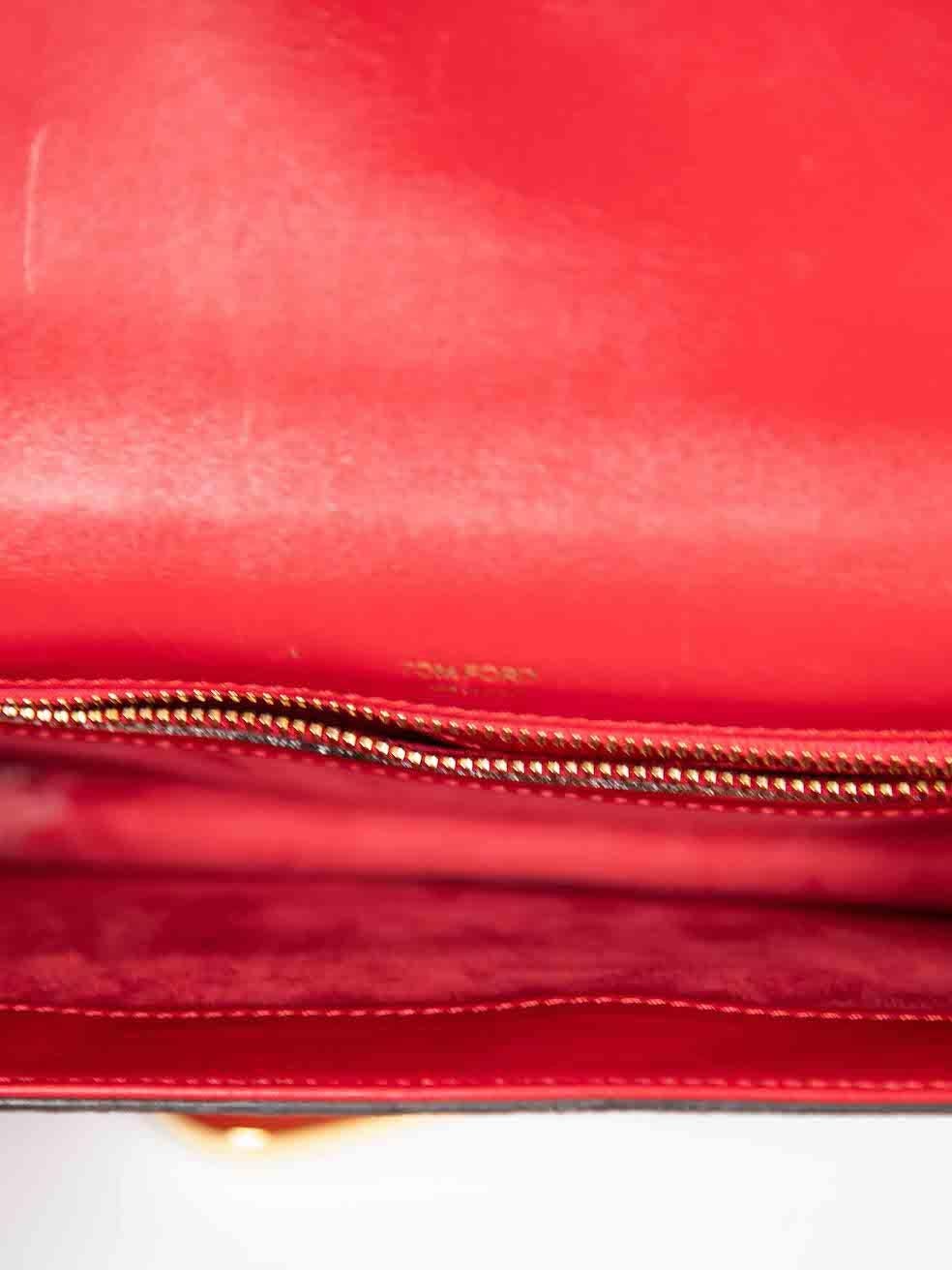 Tom Ford - Sac à bandoulière en cuir rouge avec boucle embossée en lézard en vente 1