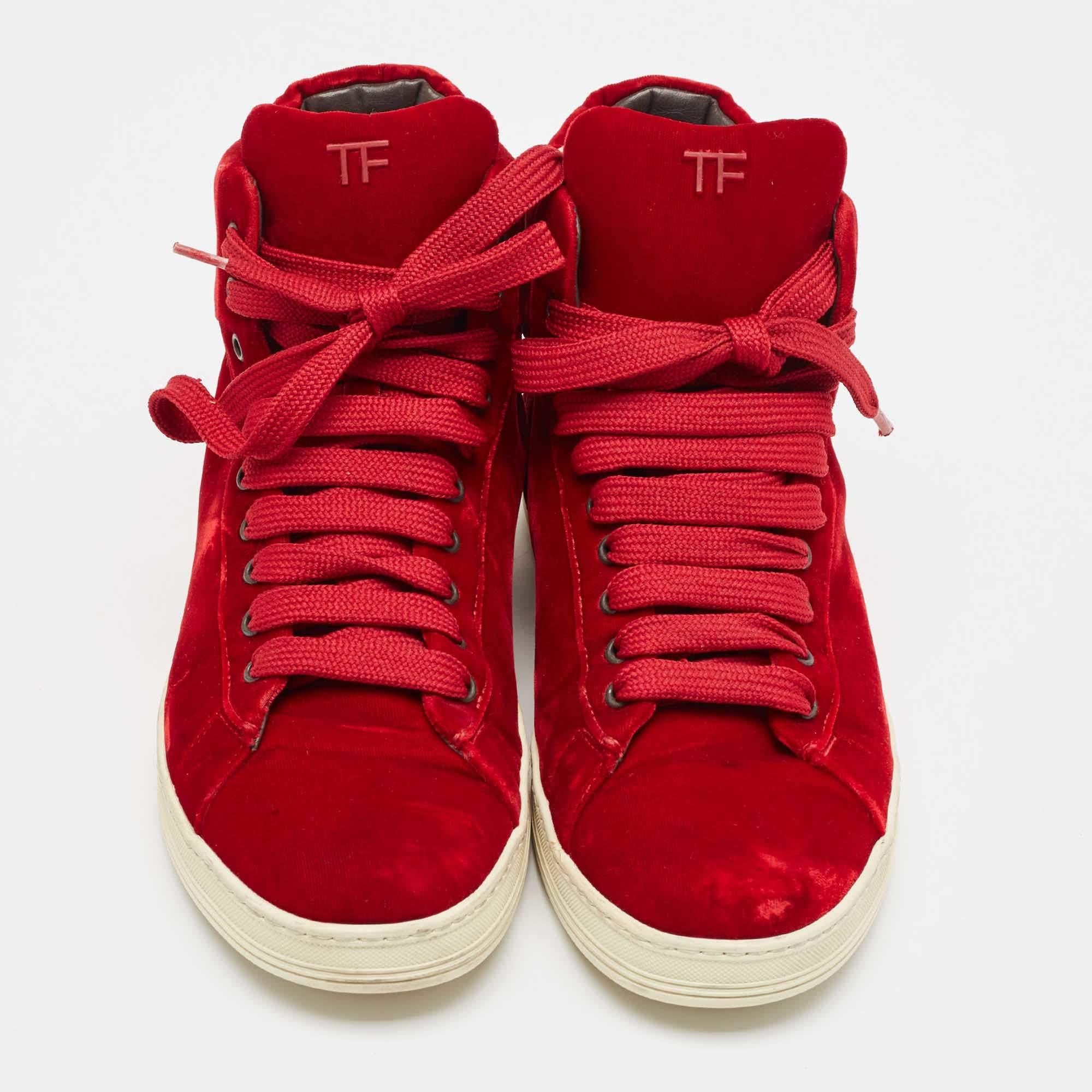 Tom Ford Velluto Rosso Russell - Scarpe da ginnastica alte Taglia 44 In condizioni buone in vendita a Dubai, Al Qouz 2