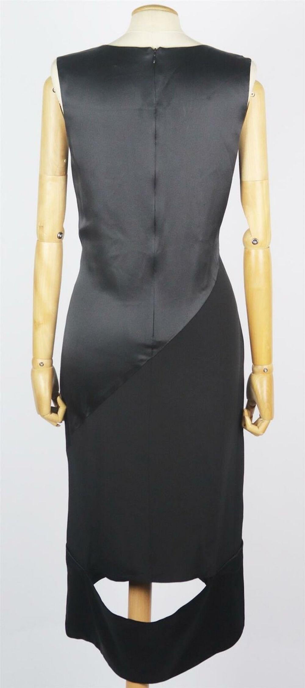 Tom Ford Satin Trimmed Tulle Paneled Crepe Midi Dress In Excellent Condition In London, GB