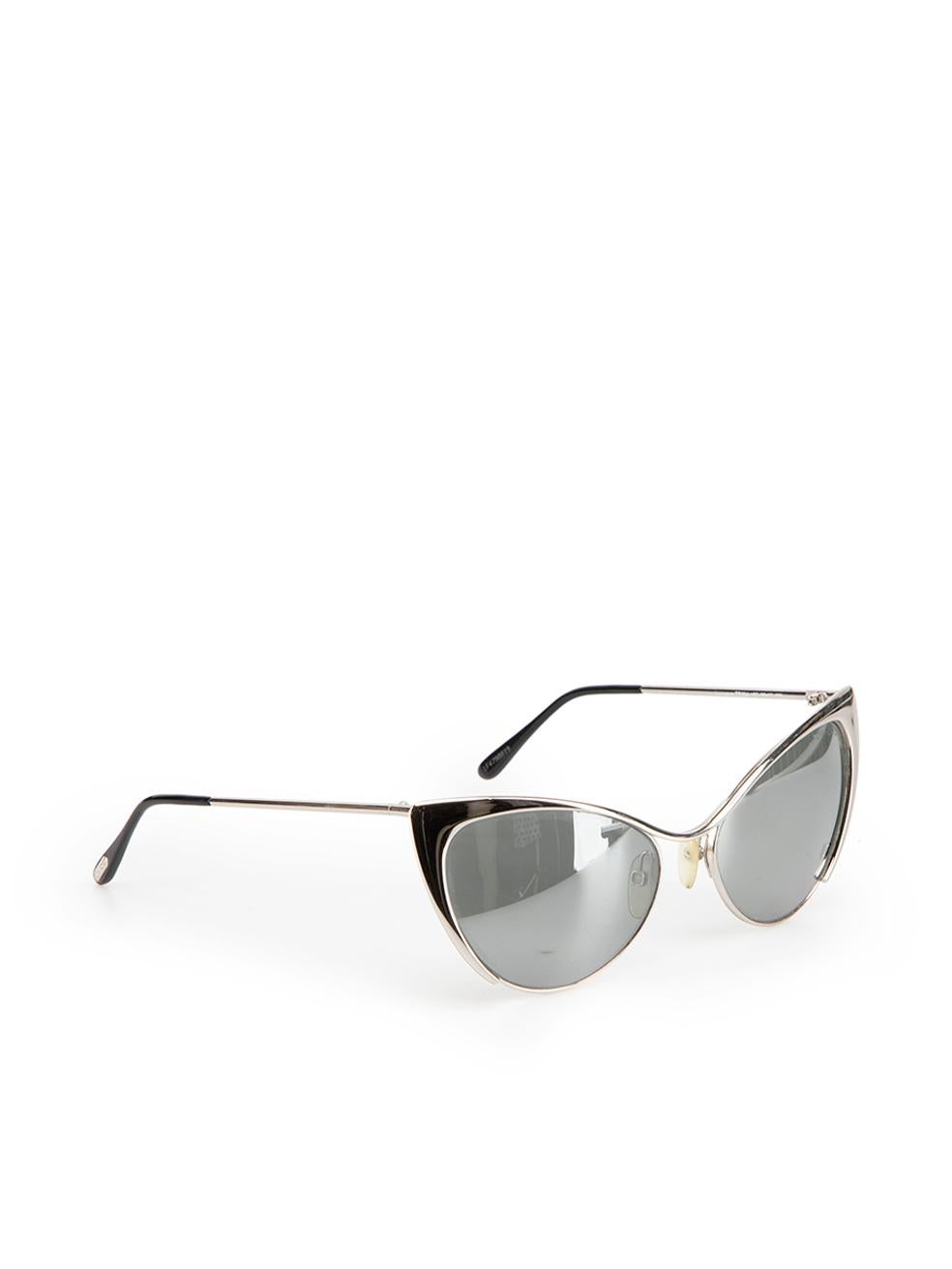 CONDITION is Very good. Minimal wear to sunglasses is evident. Minimal wear to the lenses with spotting to the mirrored effect on this used Tom Ford designer resale item. These sunglasses come with original case.

Details
Silver
Metal
Sunglasses
Cat