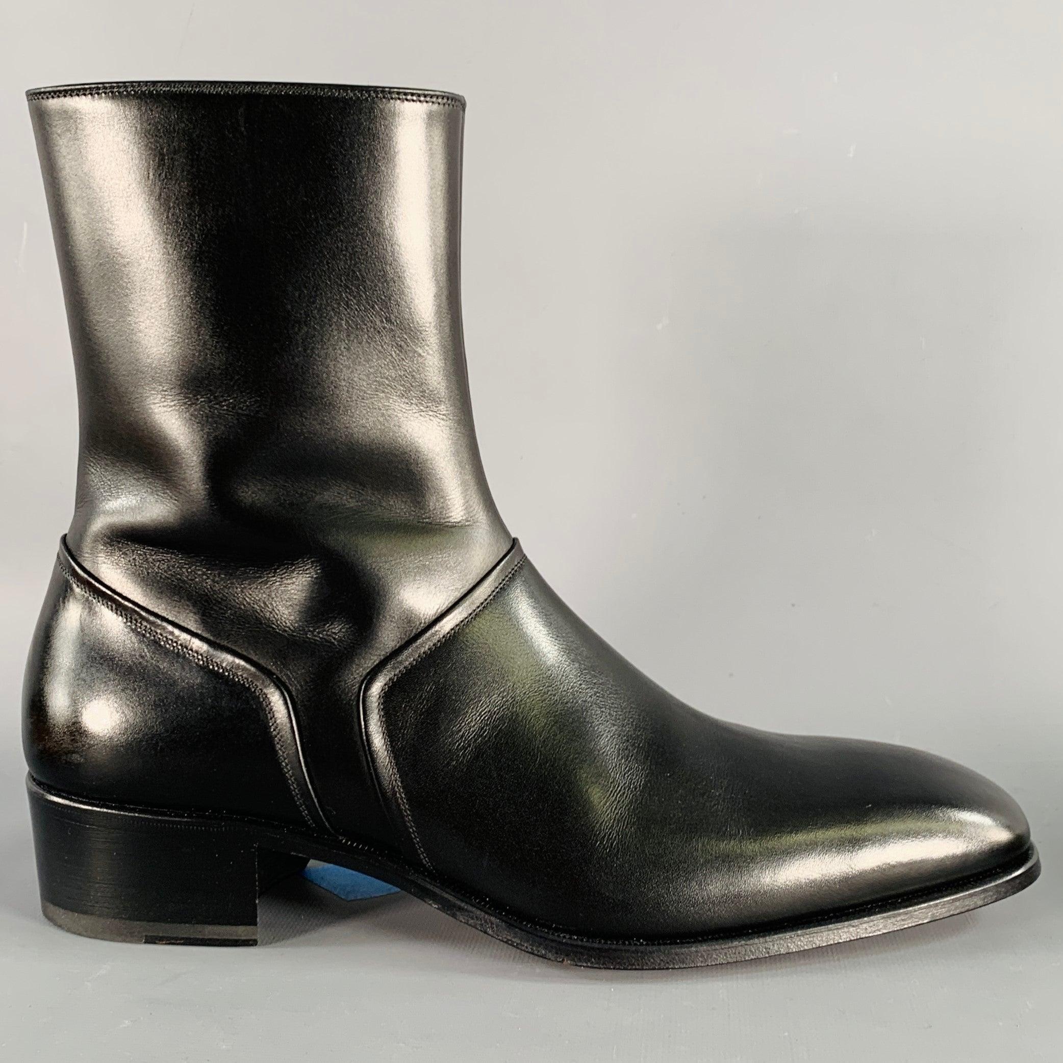 TOM FORD boots
in a black leather featuring an ankle style, leather soles, and side zipper closure. Made in Italy.New without Box. 

Marked:   J 1372 T 10 

Measurements: 
  Length: 12 inches Width: 4.25 inches Height: 9.5 inches 
  
  
 
Sui