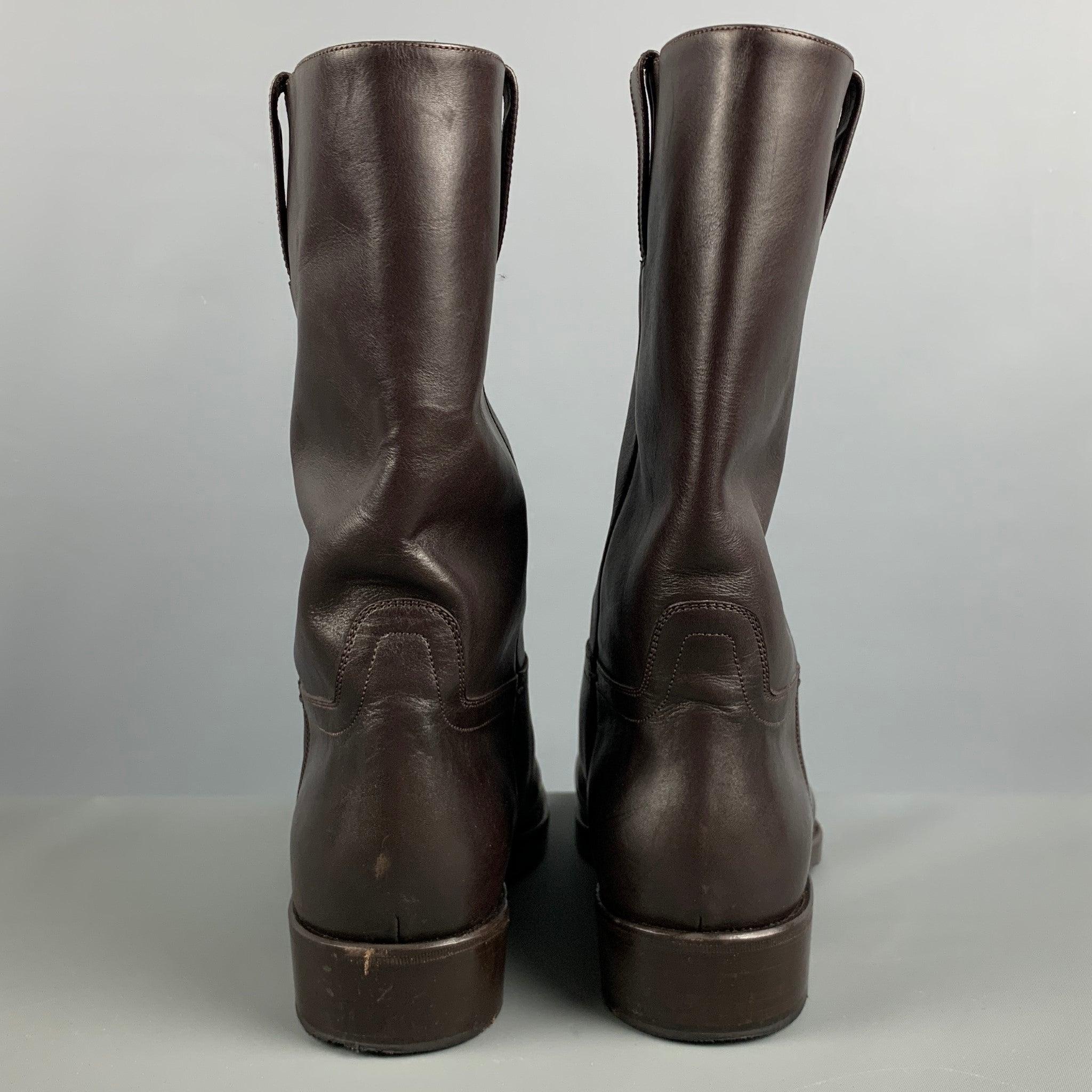 Tom Ford Taille 10.5 Brown Solid Leather Pull On Boots Excellent état - En vente à San Francisco, CA