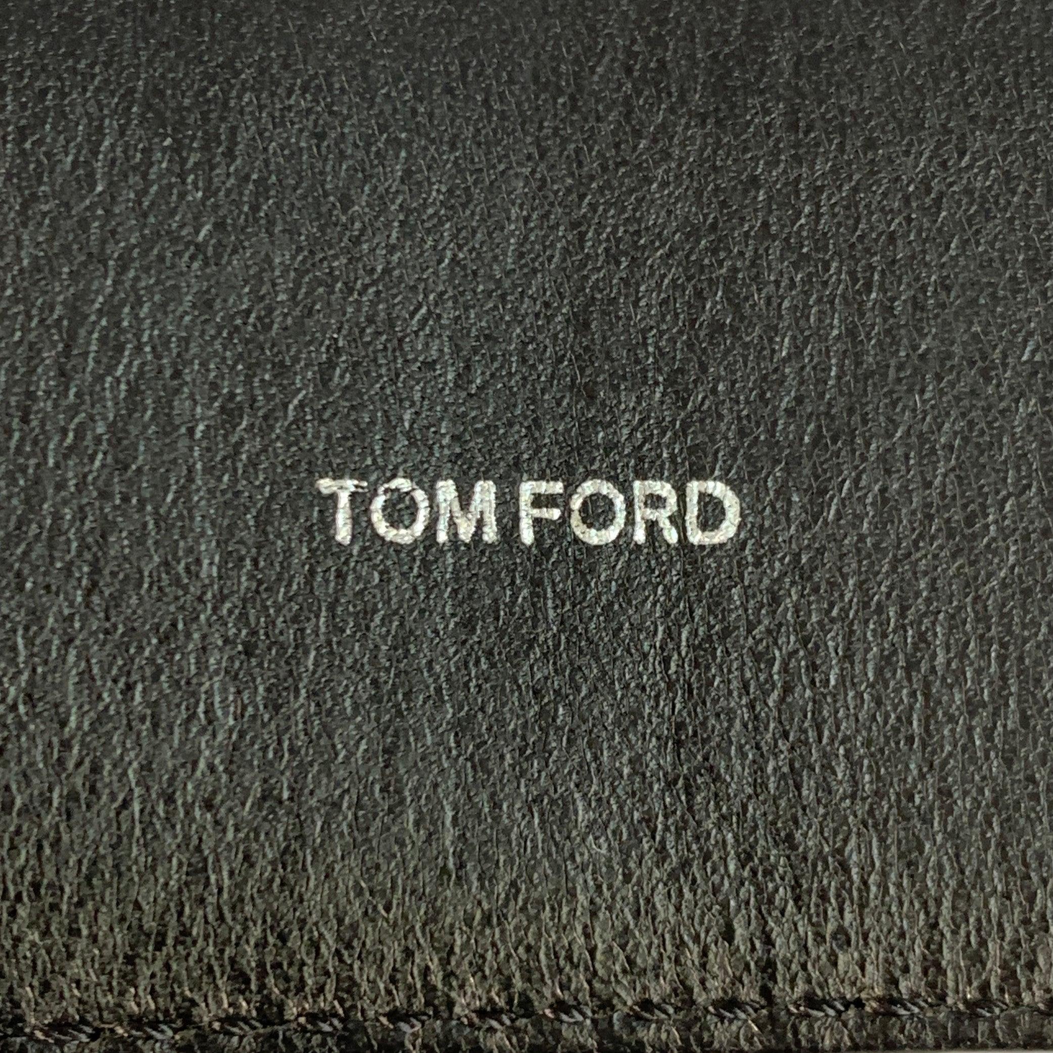 Tom Ford Taglia 38 Cintura a T in pelle nera e argento Monogram in vendita 2