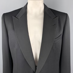 TOM FORD Size 46 Black Silk / Rayon Peak Lapel Single Button Tuxedo Long Sport C