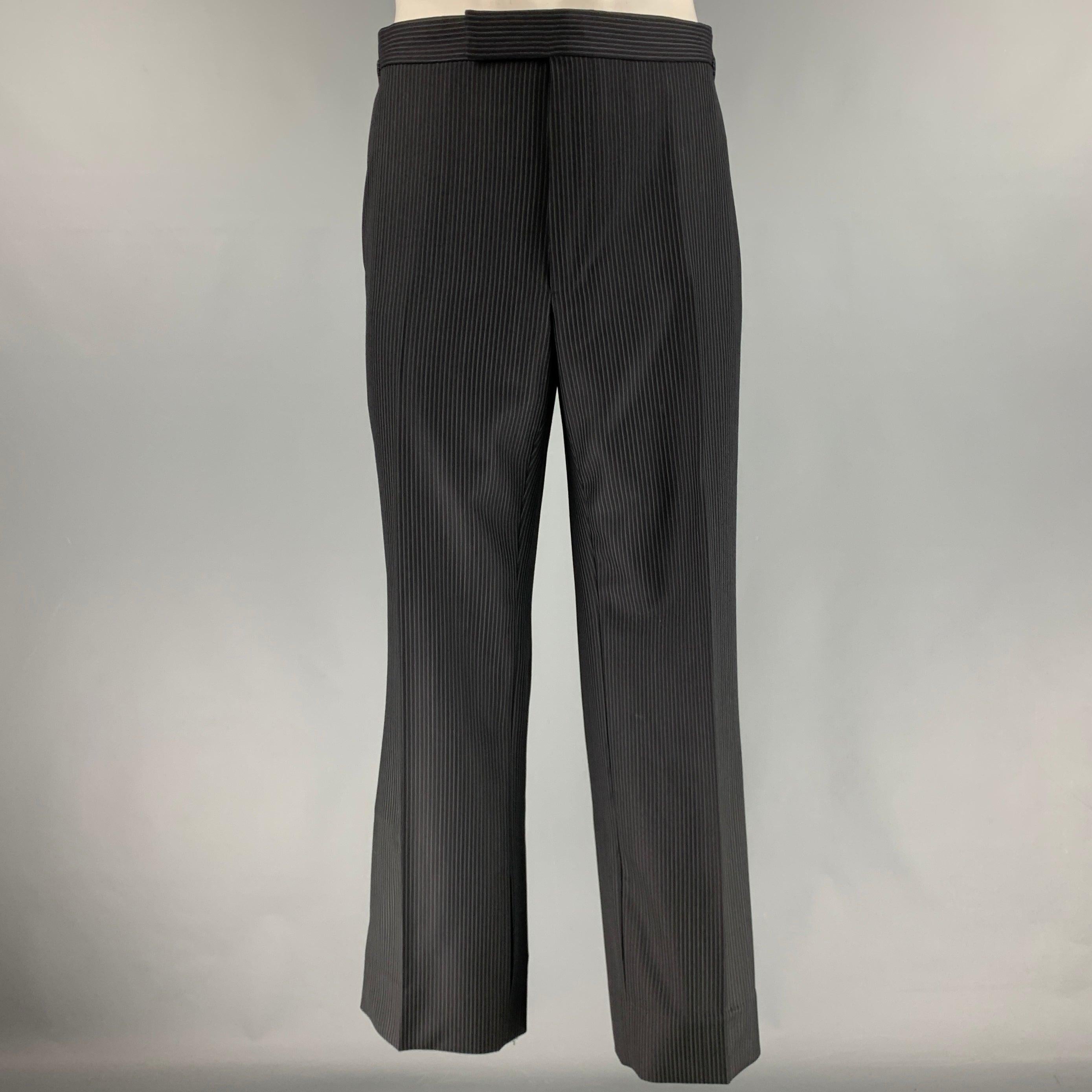Men's TOM FORD Size 48 Long Black Grey Pinstripe Wool Peak Lapel Suit For Sale
