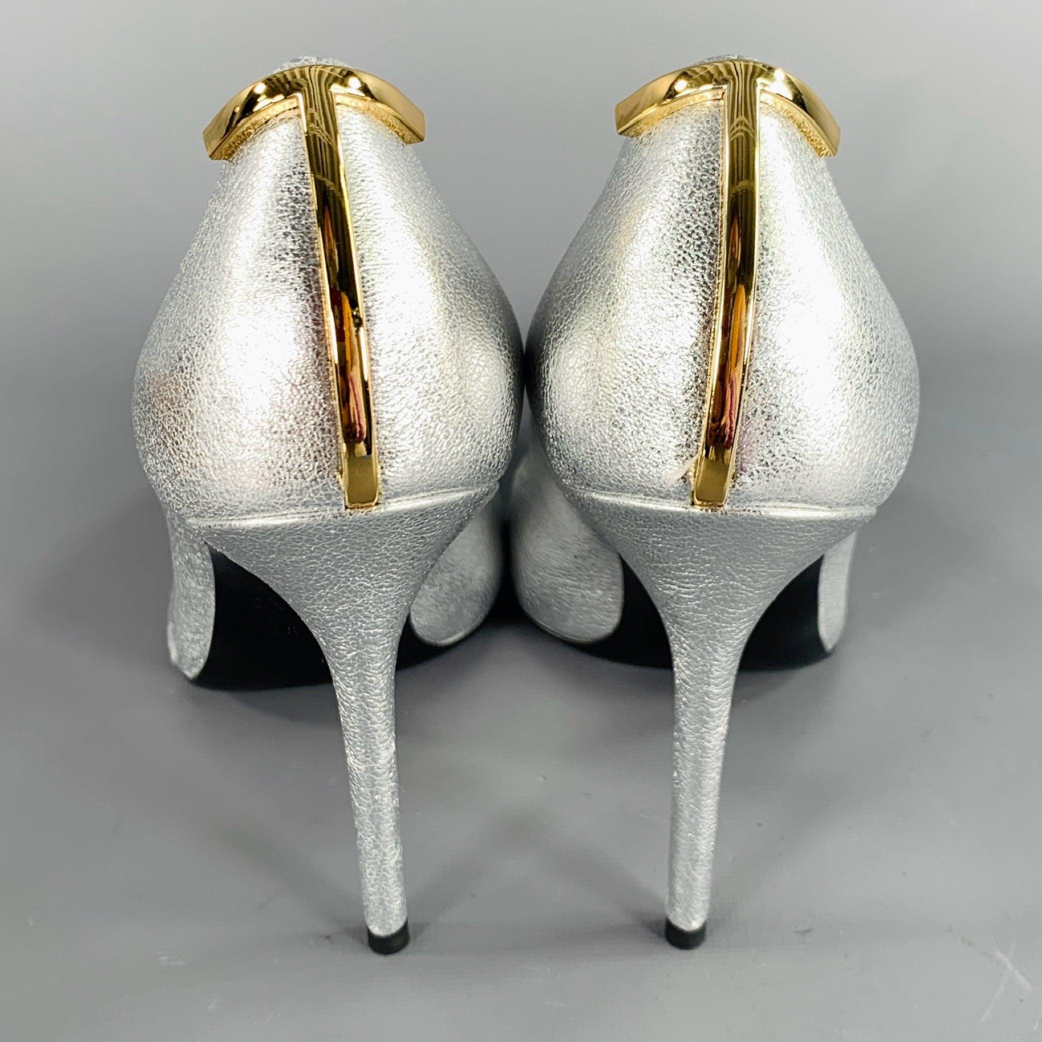 TOM FORD Bombas de tacón con punta de piel de oveja plateada dorada metalizada talla 8 Gris en venta