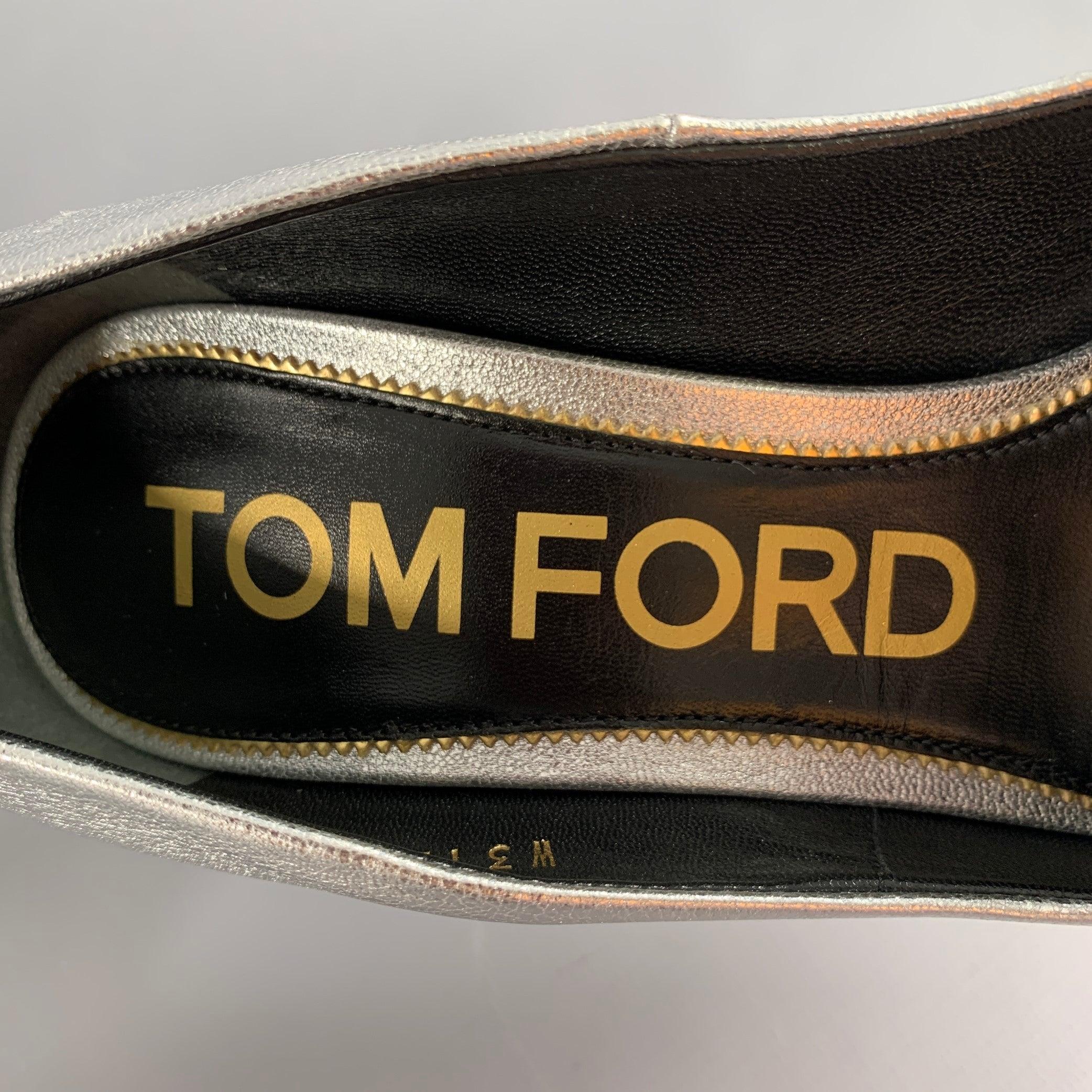 TOM FORD Bombas de tacón con punta de piel de oveja plateada dorada metalizada talla 8 en venta 2
