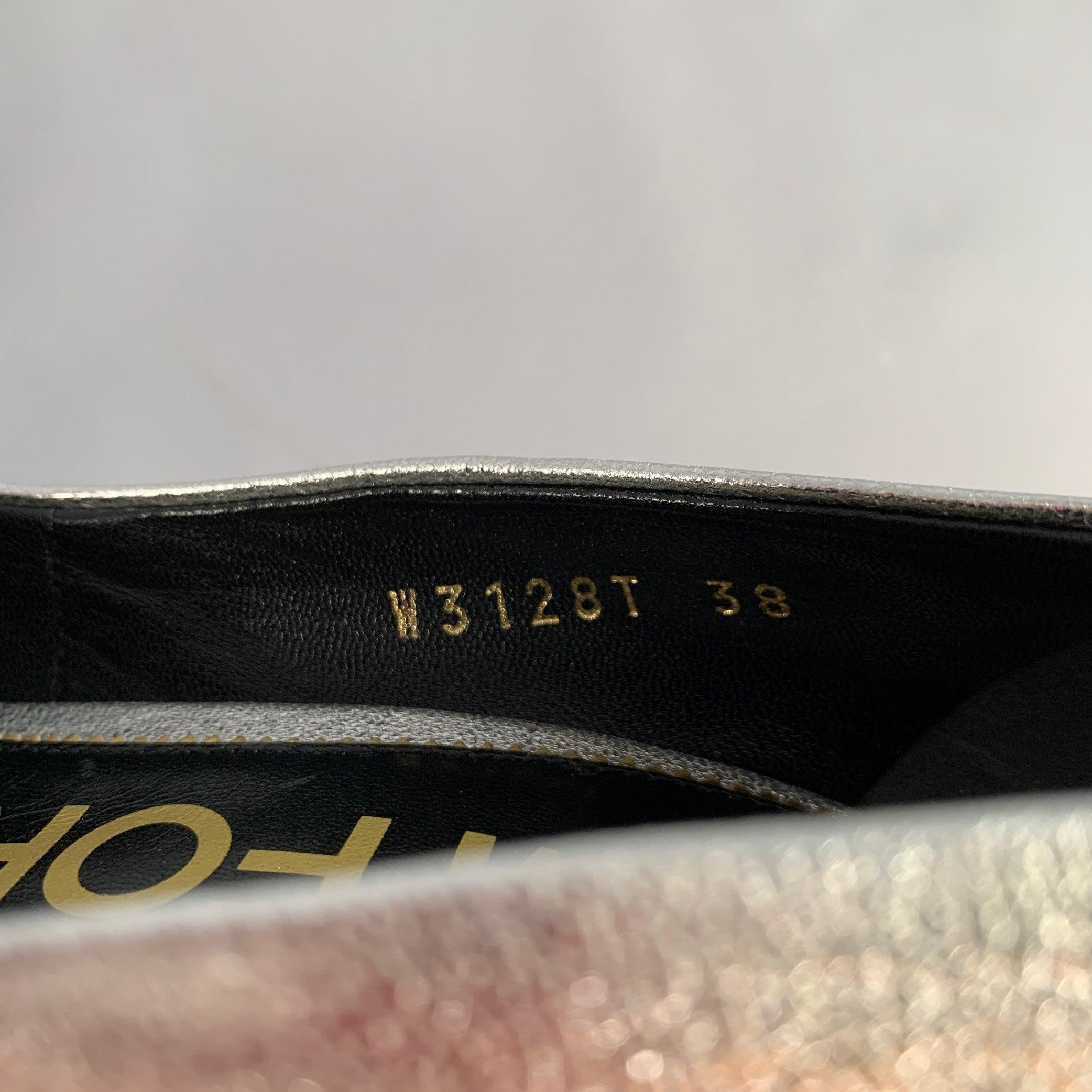 TOM FORD Bombas de tacón con punta de piel de oveja plateada dorada metalizada talla 8 en venta 3