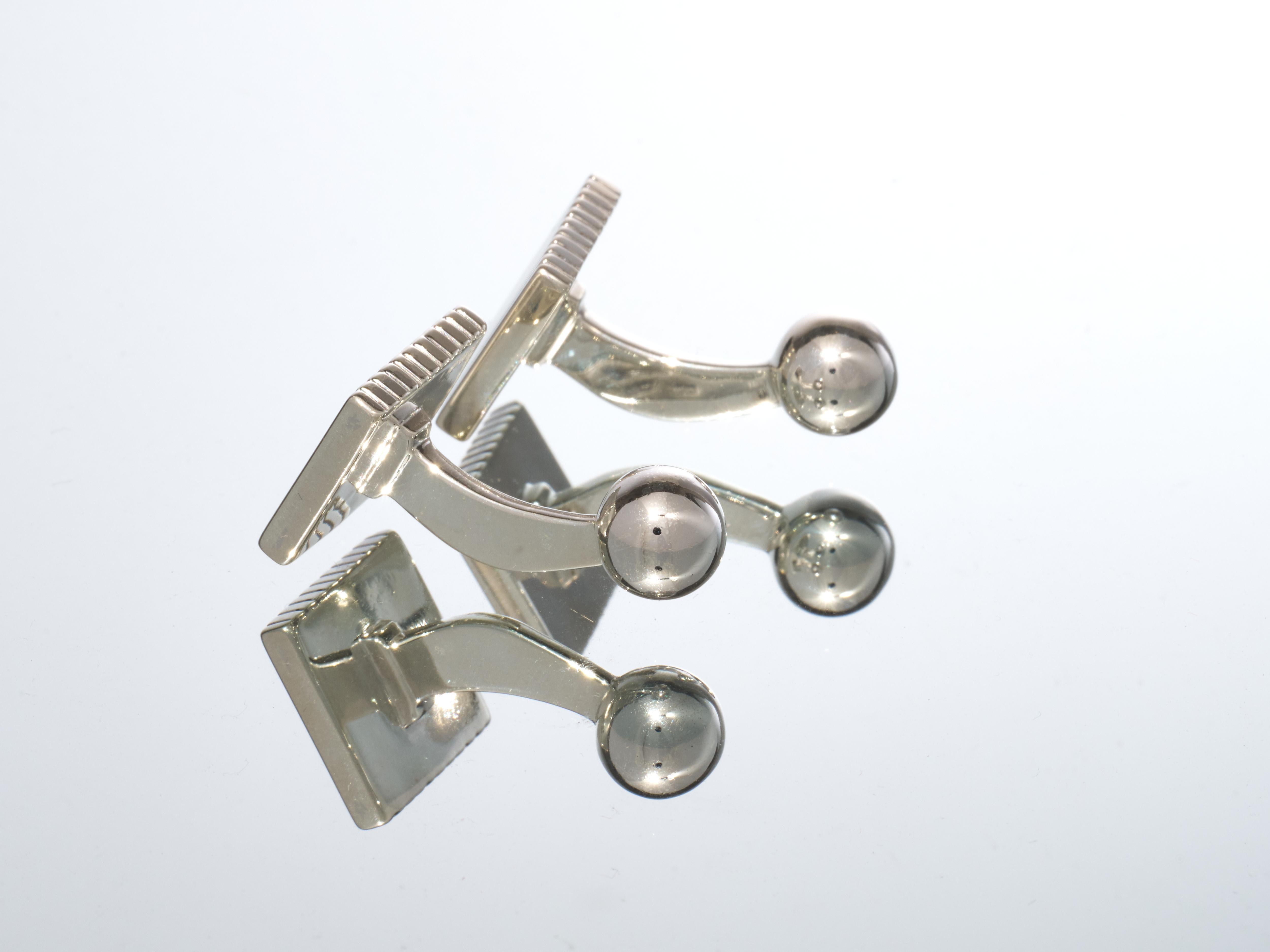 Tom Ford Sterling Silver Cufflinks Square Grooved Design With Pouch In Excellent Condition For Sale In London, GB
