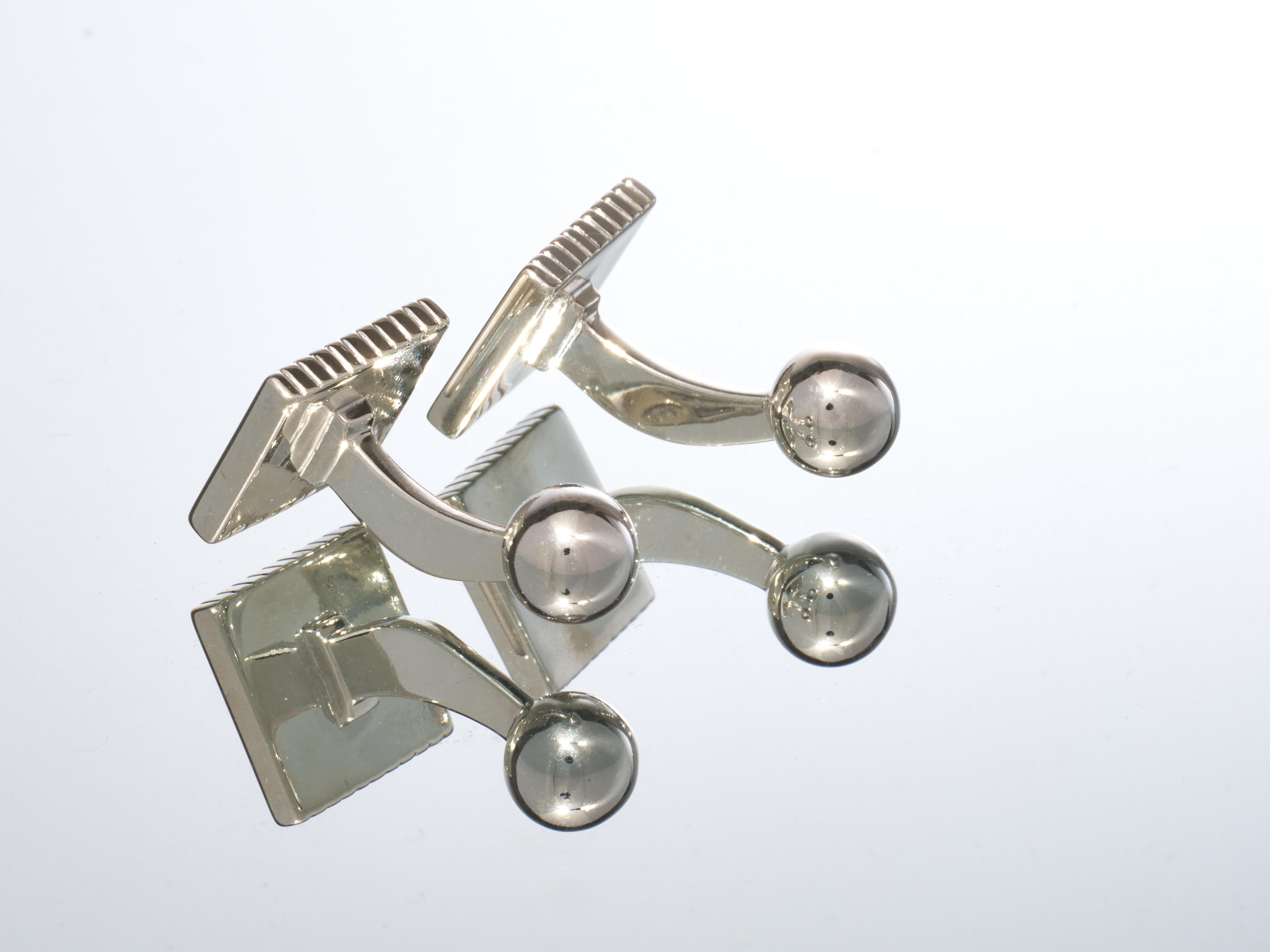 Women's or Men's Tom Ford Sterling Silver Cufflinks Square Grooved Design With Pouch For Sale