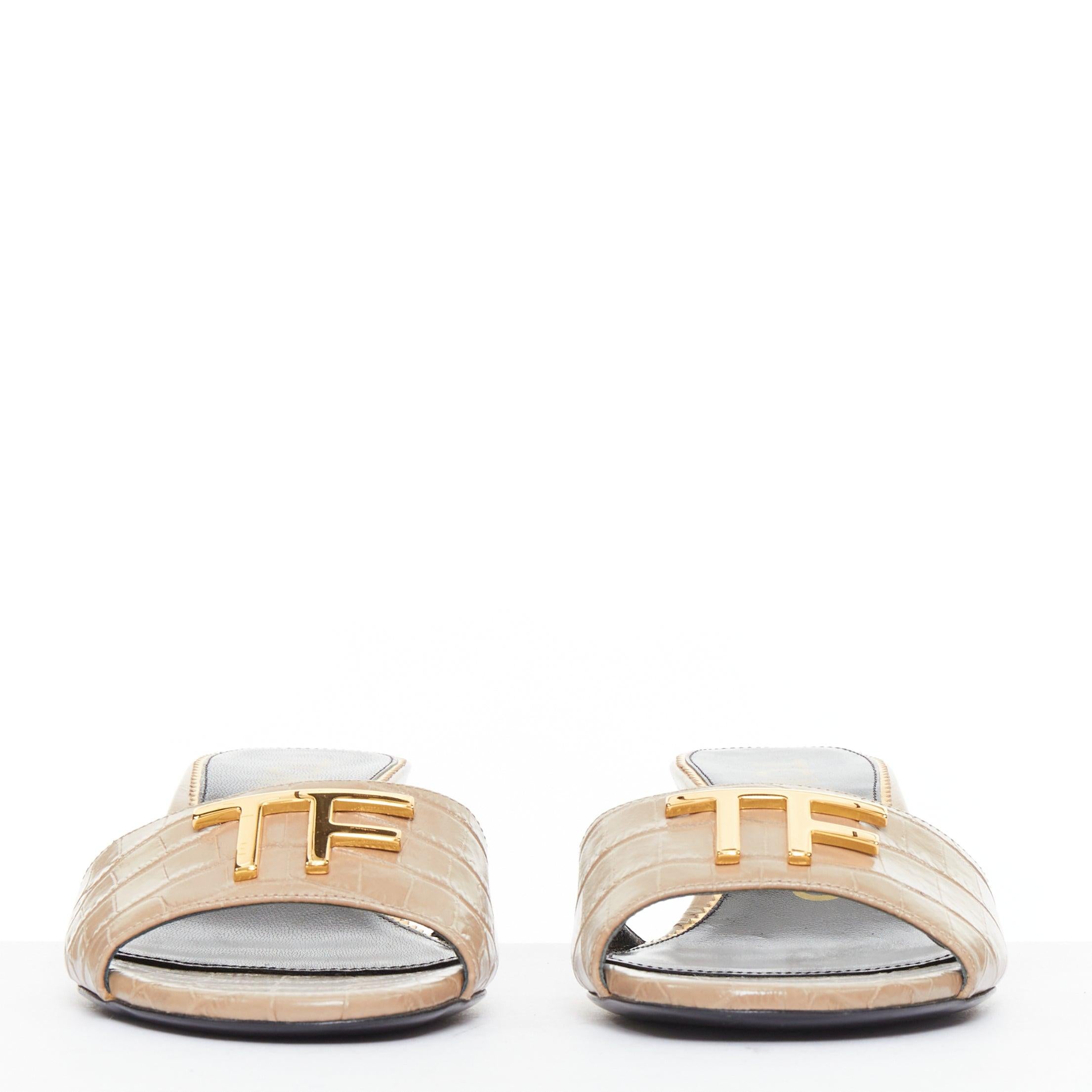 TOM FORD taupe rcoc gepr?gtes Kalbsleder gold TF Logo Kitten Heel Sandale EU36 (Gold) im Angebot