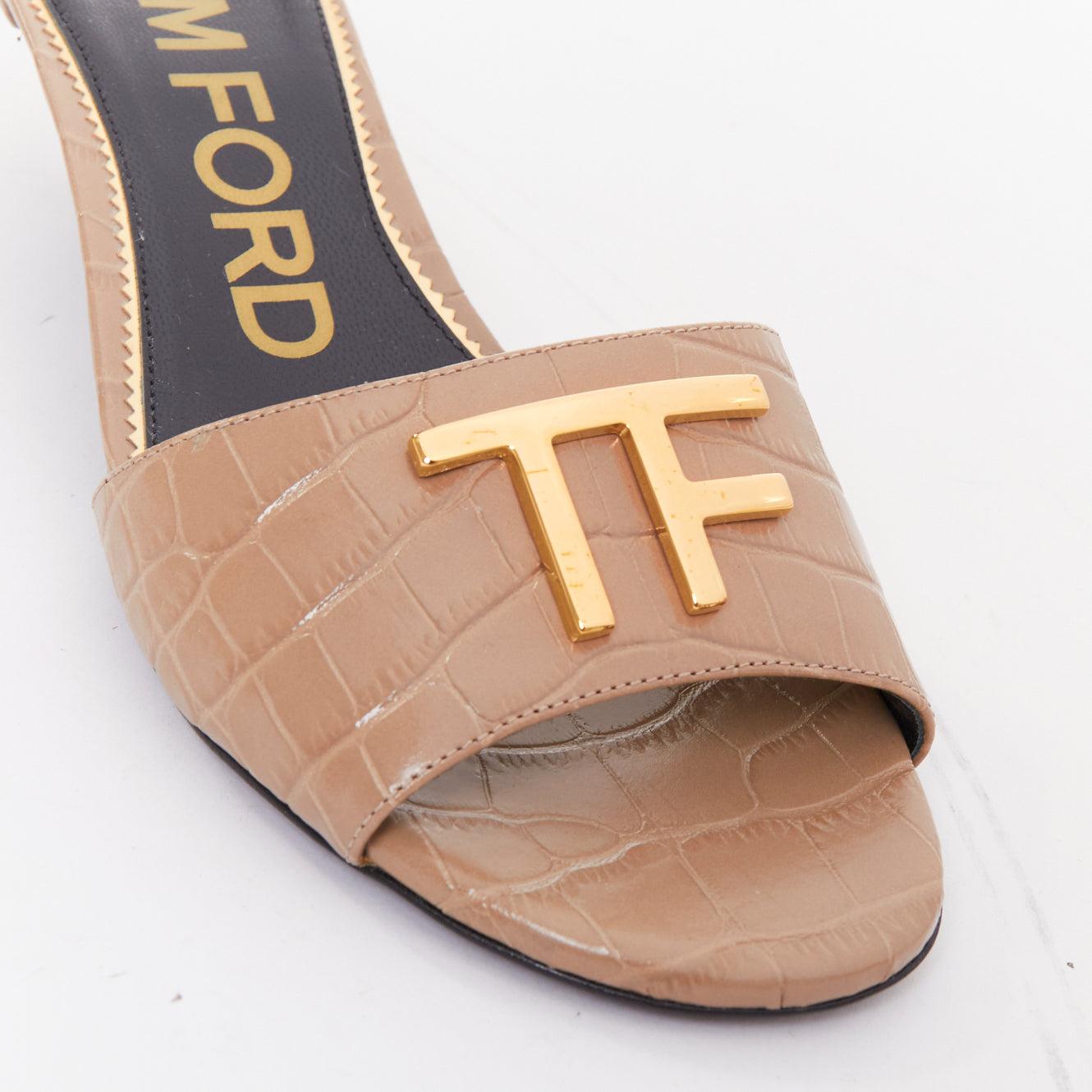 TOM FORD taupe rcoc gepr?gtes Kalbsleder gold TF Logo Kitten Heel Sandale EU36 im Angebot 2
