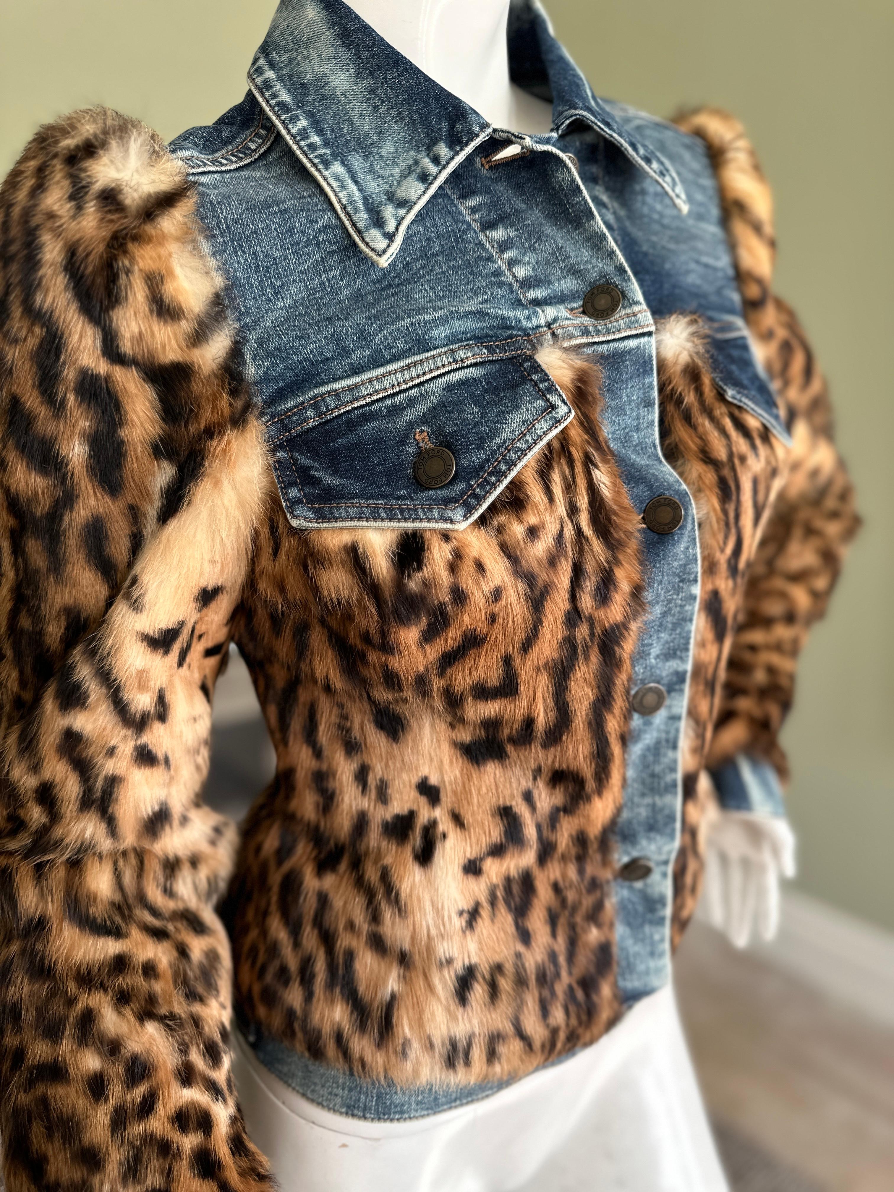 Tom Ford Vintage Bold Shoulder Blue Jean Denim Jacket w Leopard Print Lapin Fur  For Sale 2