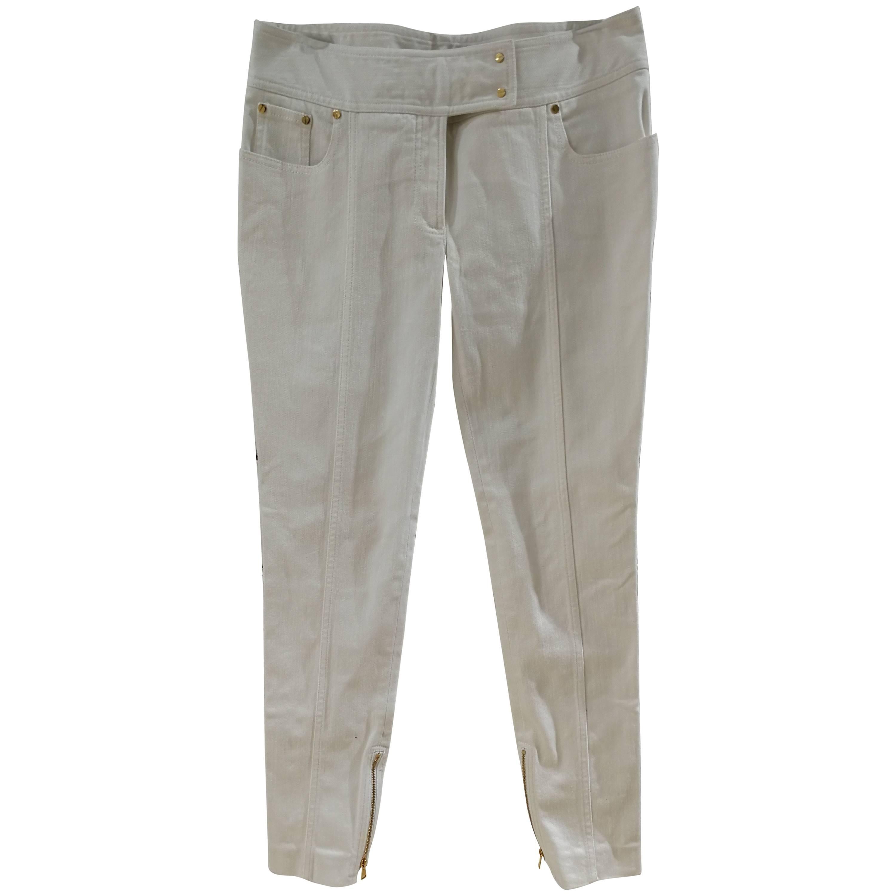 Pantaloni bianchi di Tom Ford con borchie dorate in vendita