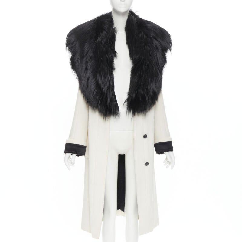Beige TOM FORD white wool crepe black fox fur collar quilted belted robe coat IT40 S For Sale