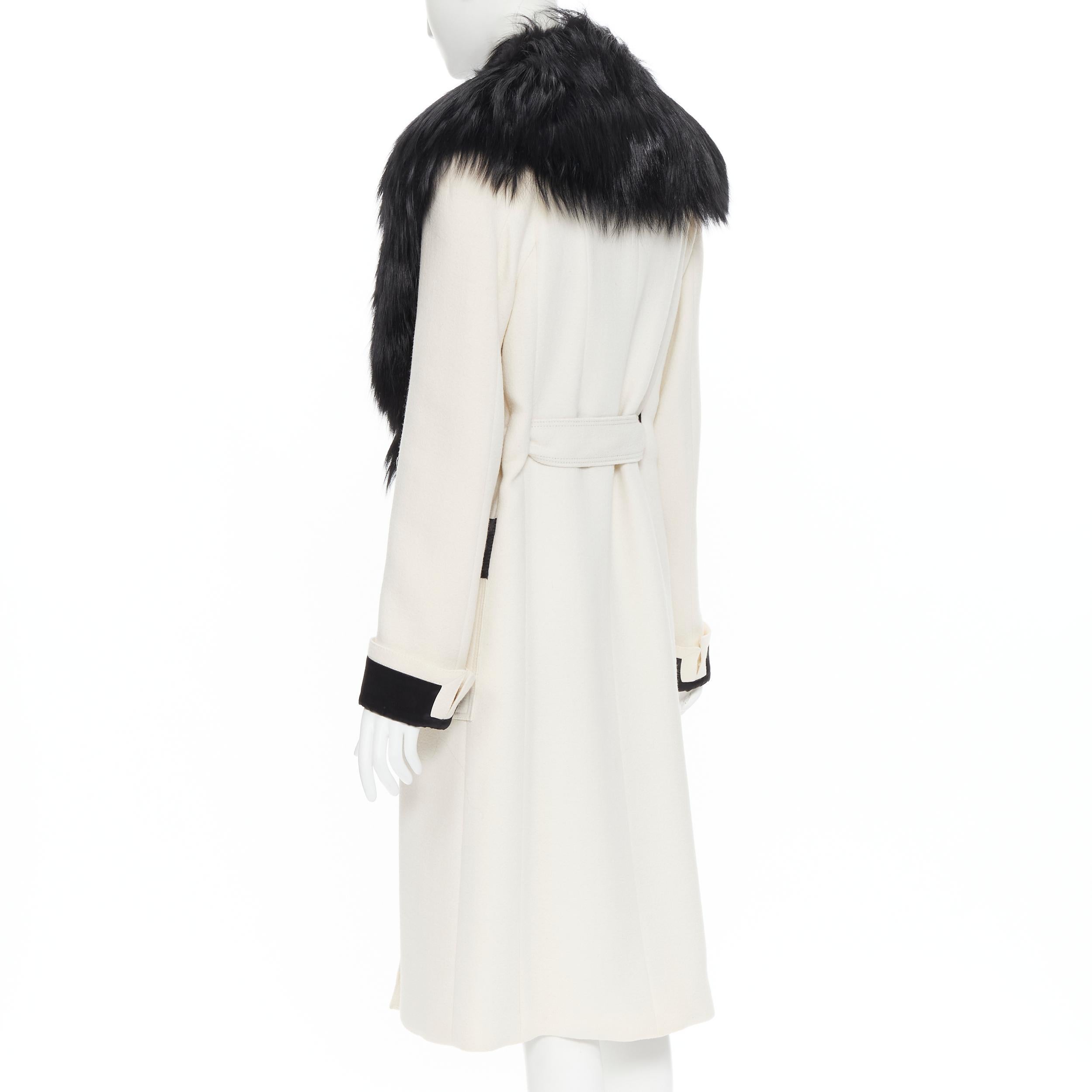 TOM FORD white wool crepe black fox fur collar quilted belted robe coat IT40 S In Good Condition In Hong Kong, NT
