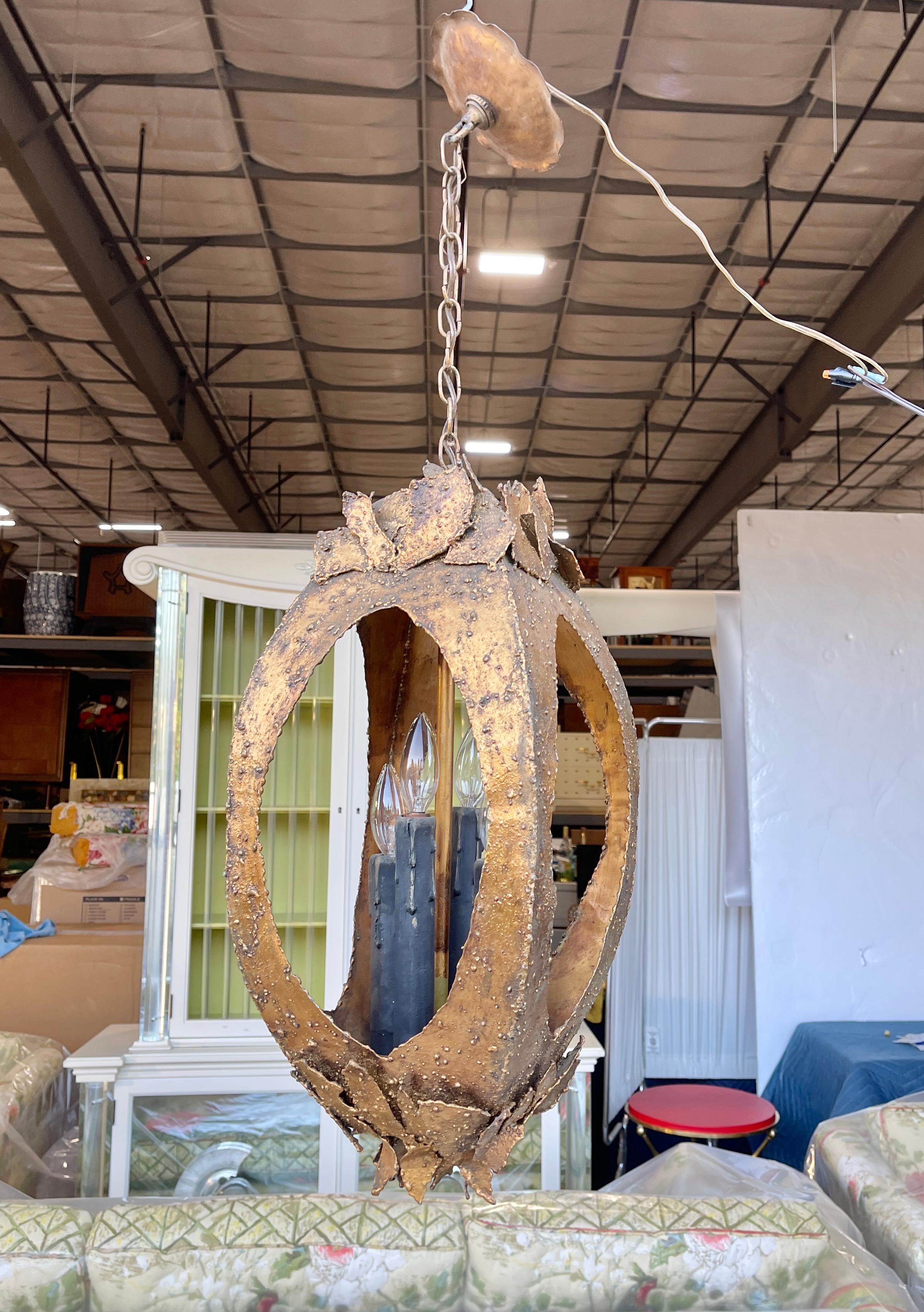 Designed by Thomas A. Greene for T. A. Greene Company and retailed by Feldman Lighting of Los Angeles.
Pendant itself is 24 inches high by 10 inches diameter. With existing chain the drop is 30 inches.
If requested we can change the color of the