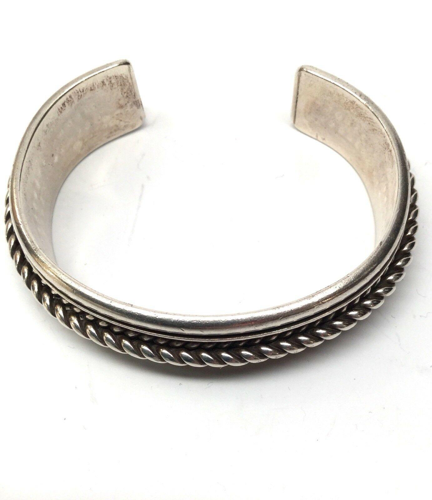 Tom Hawk Native American Navajo Sterling Silver Rope Design Bracelet In Good Condition In Washington Depot, CT