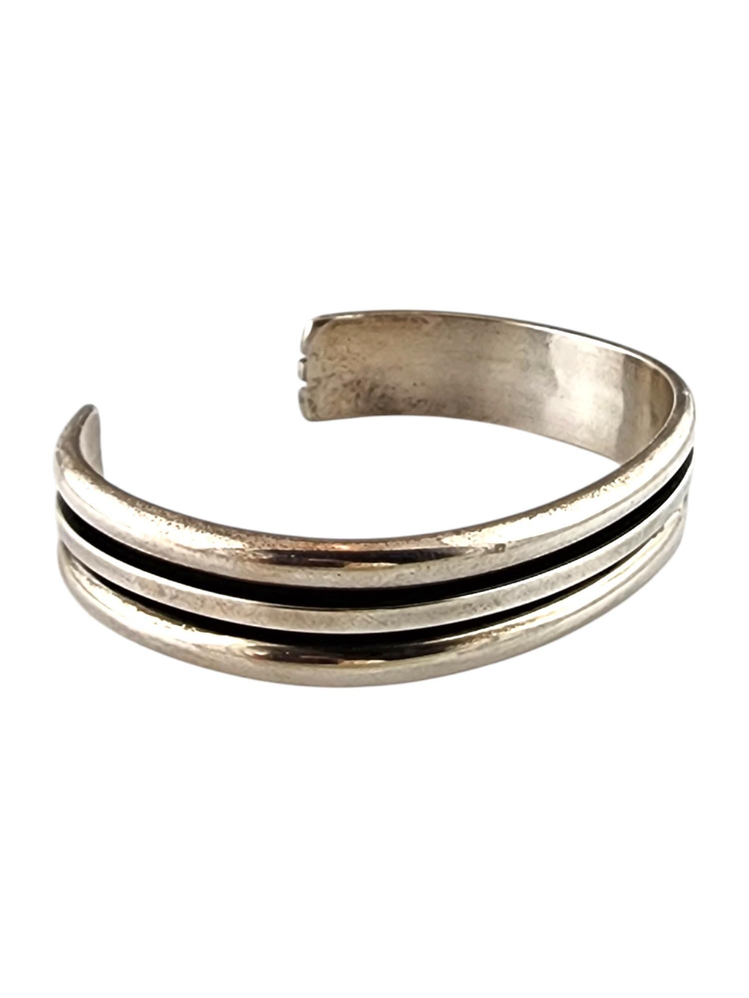 Tom Hawk Sterling Silver Navajo Grooved Cuff #20061 In Good Condition In Washington Depot, CT