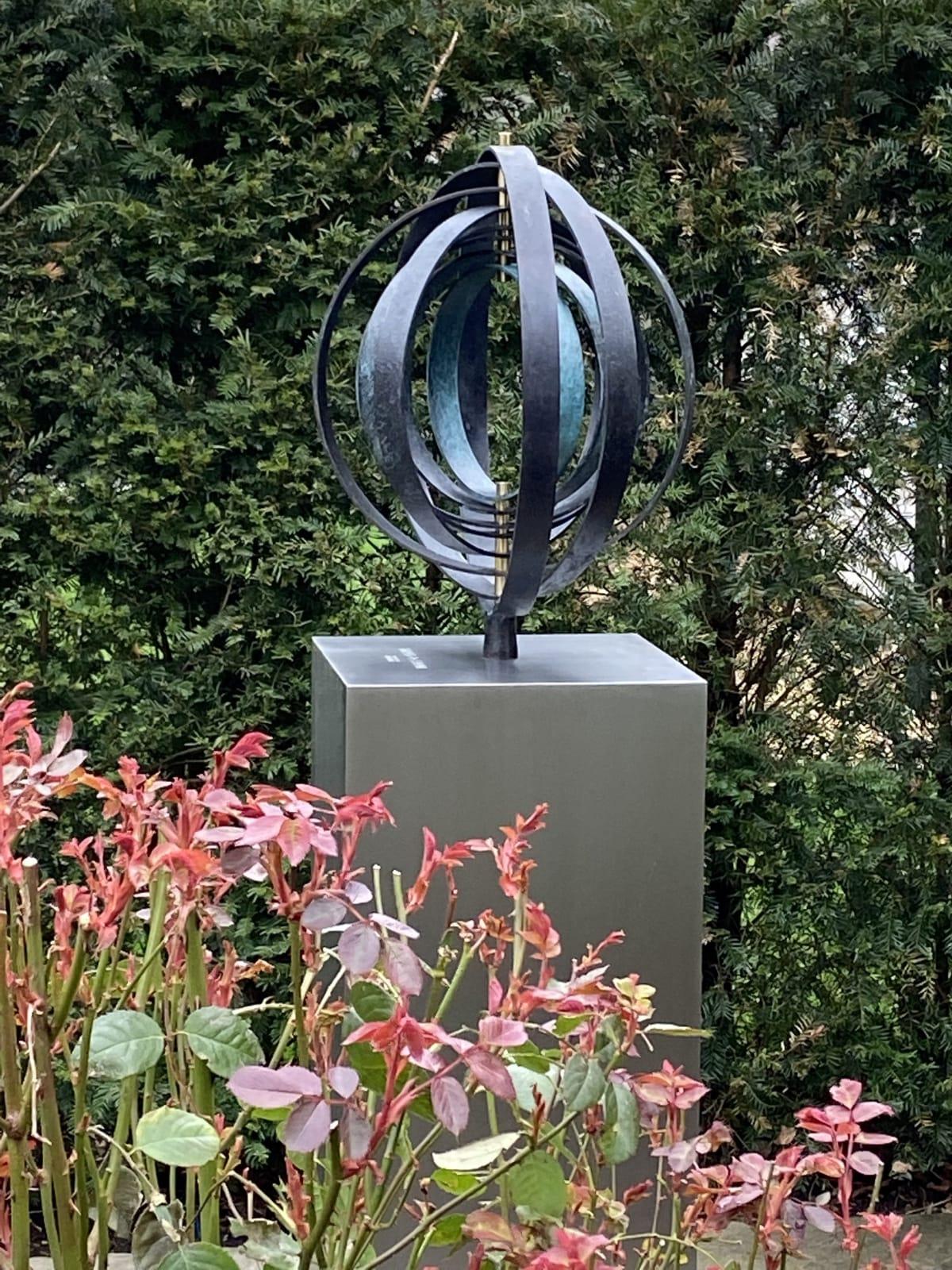 CÍRCULO OCTAVO II - escultura contemporánea de bronce fosforoso - Sculpture Contemporáneo de Tom Hiscocks