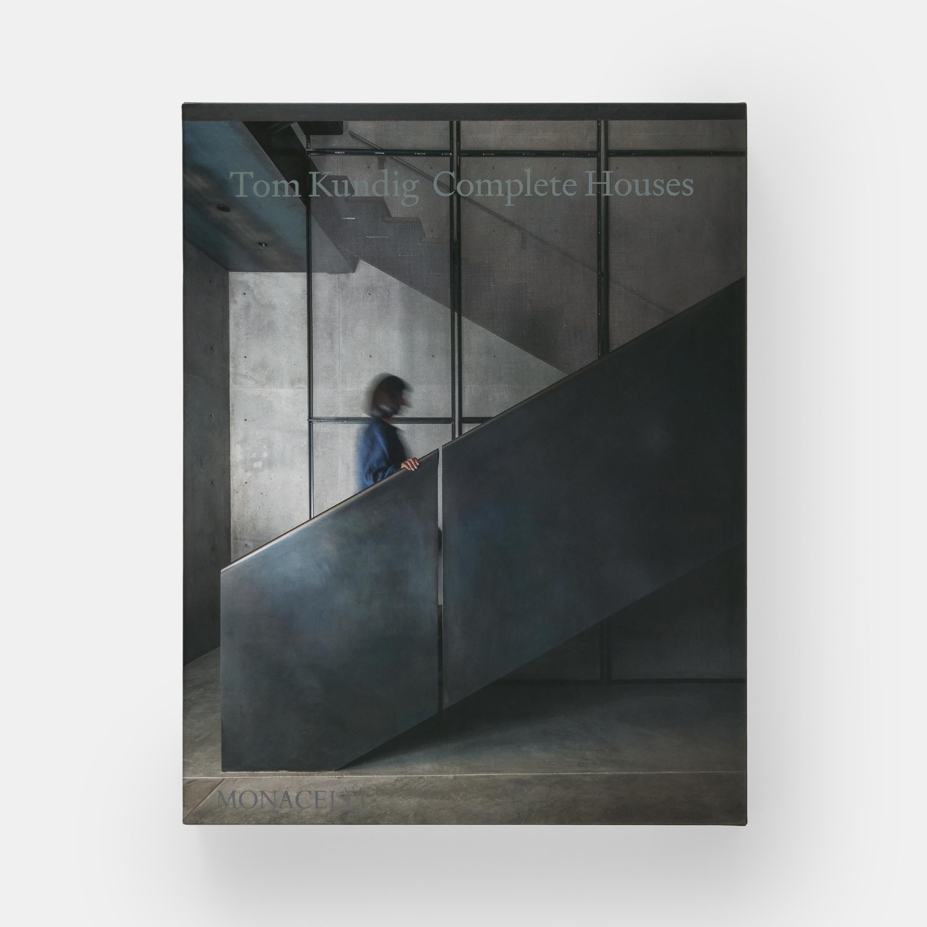 La collection définitive des travaux résidentiels du célèbre architecte contemporain Tom Kundig.

Tom Kundig est l'un des architectes les plus recherchés aujourd'hui. Il est connu pour ses maisons extraordinaires qui s'intègrent parfaitement à leur